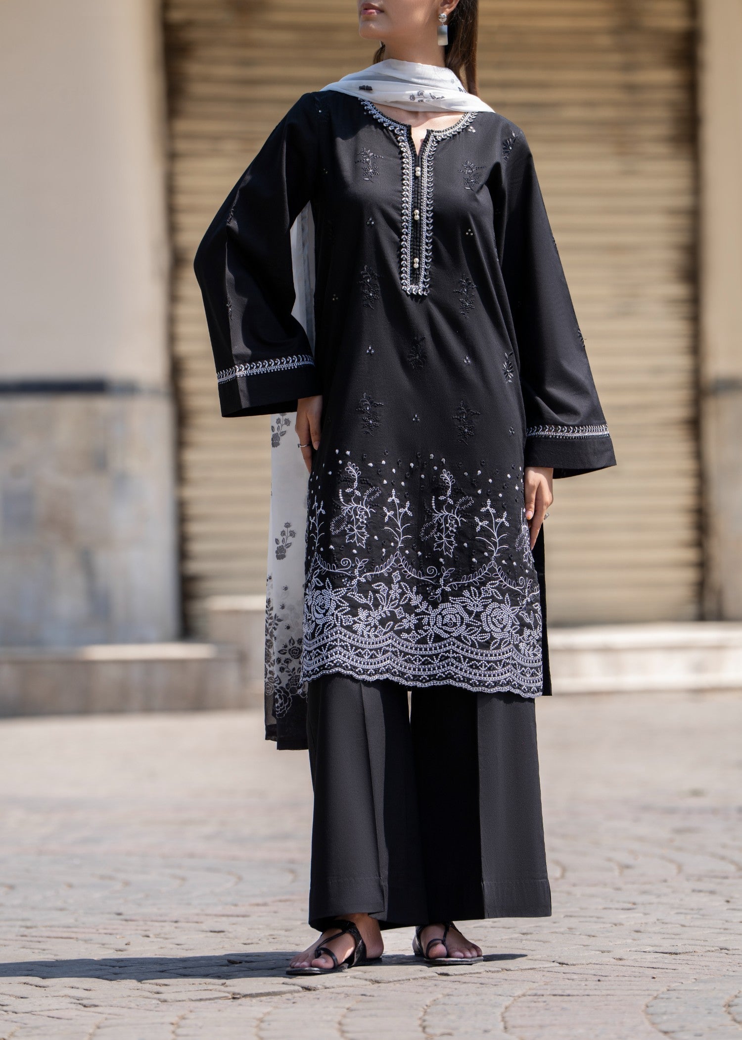 Casual Lite Cotton Emb Suit Black 3 Women 3pcs