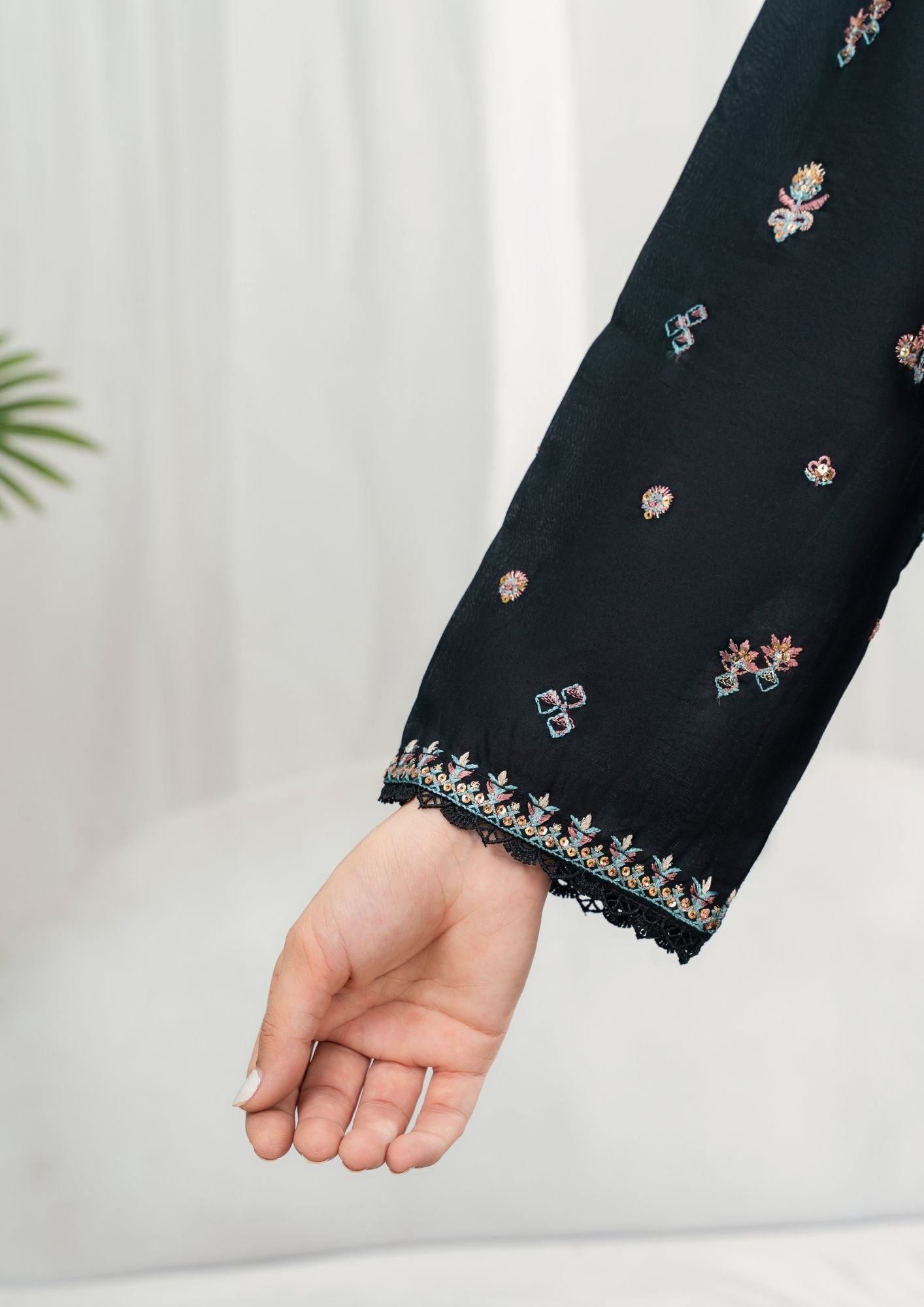 Alfatah Pret Embroidered Lawn ZAUQ S25 0101 Women 3pcs