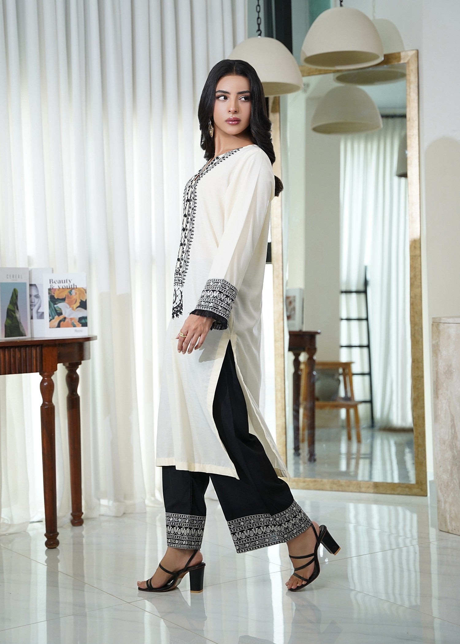 Dhaga Noorah Women 2pcs