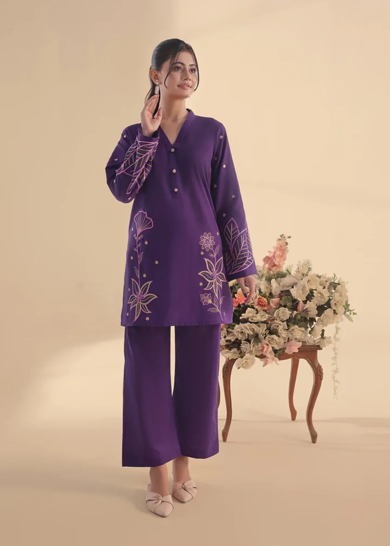 Luxeurs Saga Embroidered Lawn Dress Women 2pcs