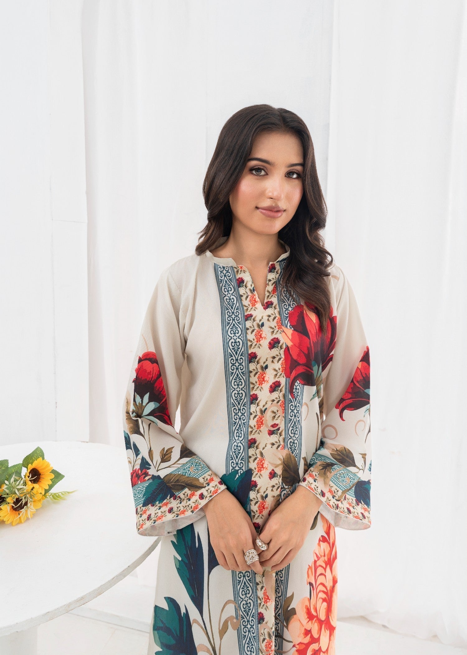 Stylish Collection AROOJ Women 2pcs