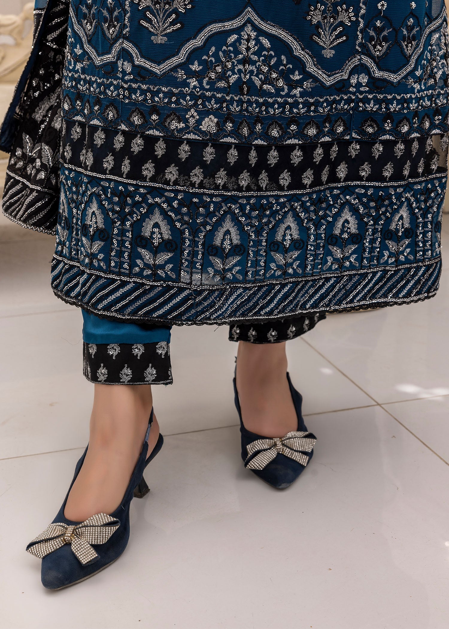 Kanwal Zainab MIDNIGHT ENCHANTRESS Women 3pcs