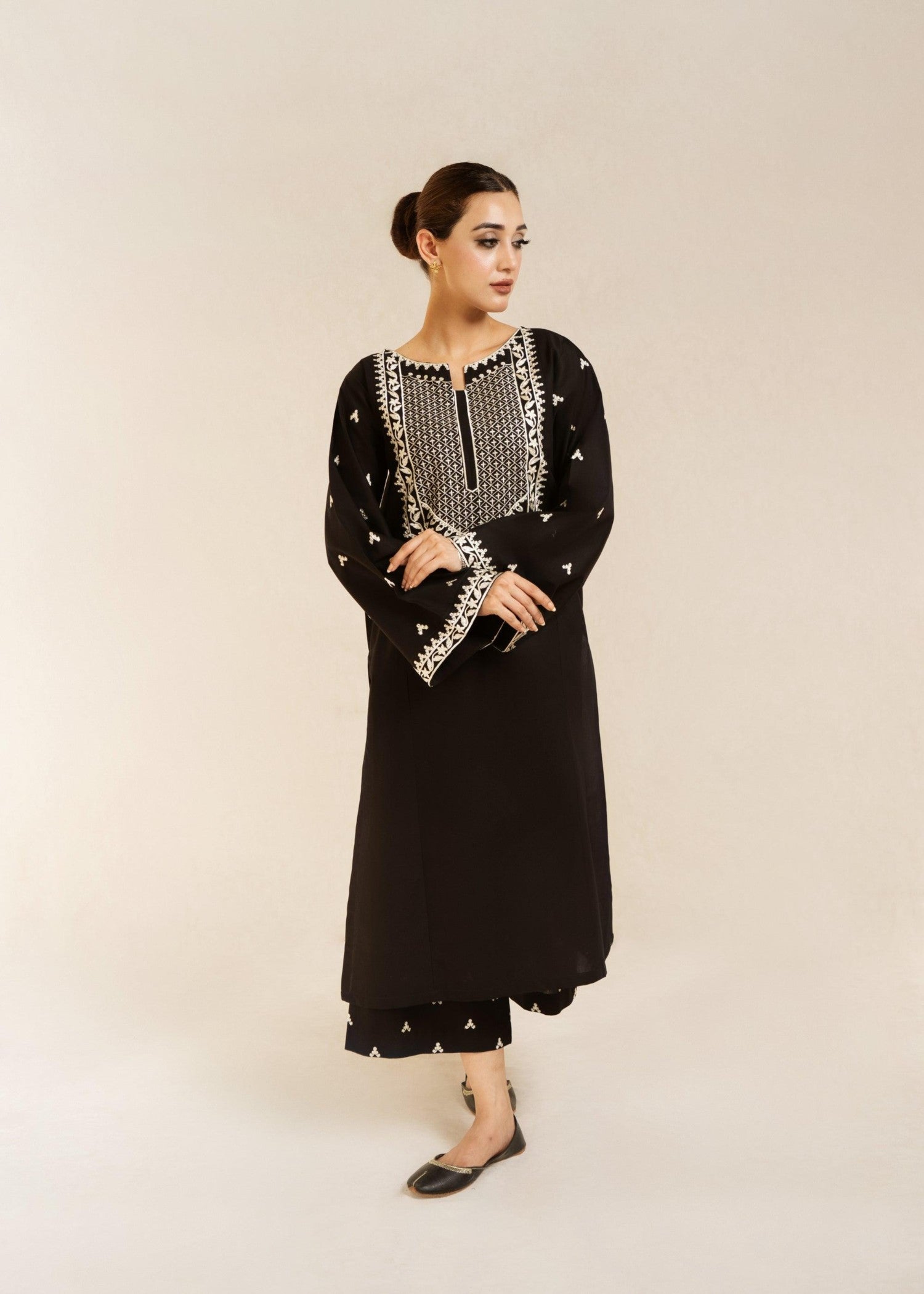 Ramal Tareek embroidered dress Women 2pcs