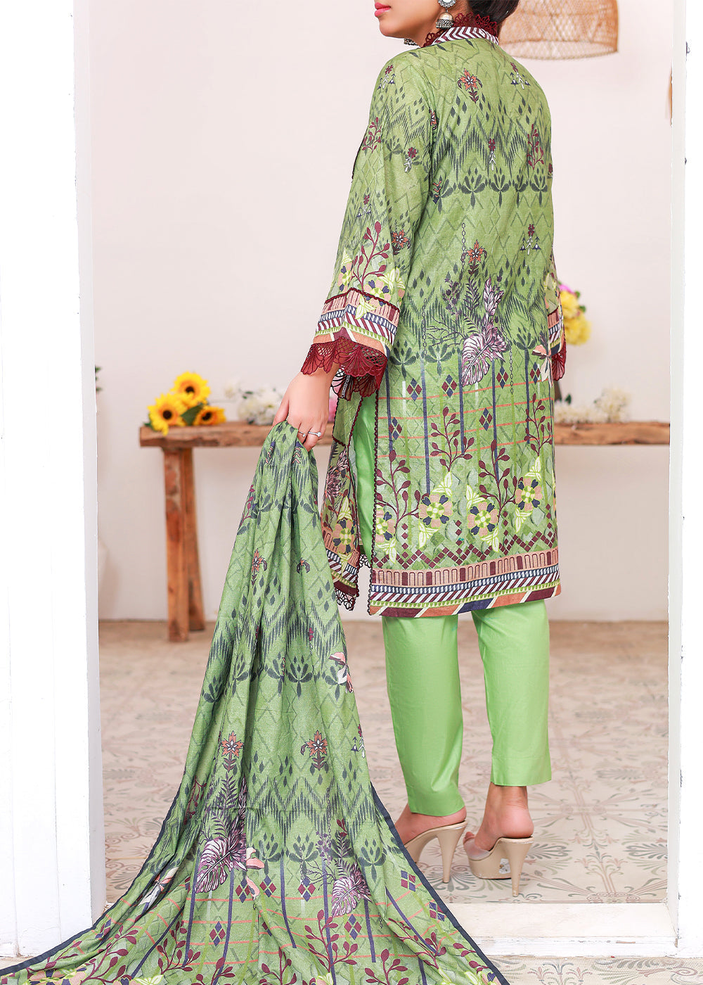 Green Printed lawn stitched suit Women 3pcs
