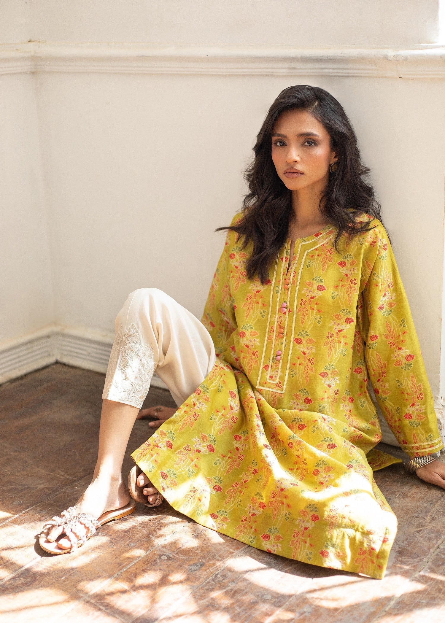 Azulie Green Woven Kurta by Women 1pcs