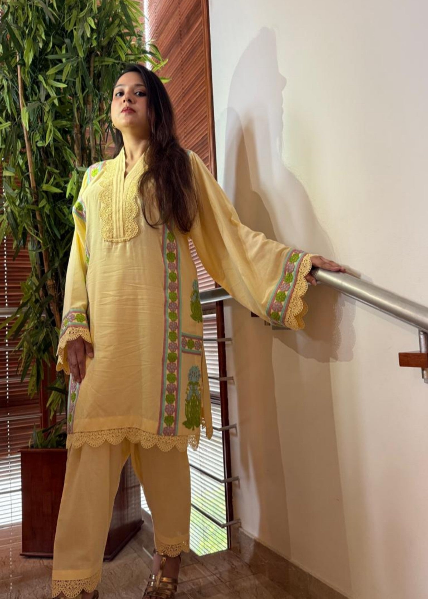 Gulabi Gota Koza Women 2pcs