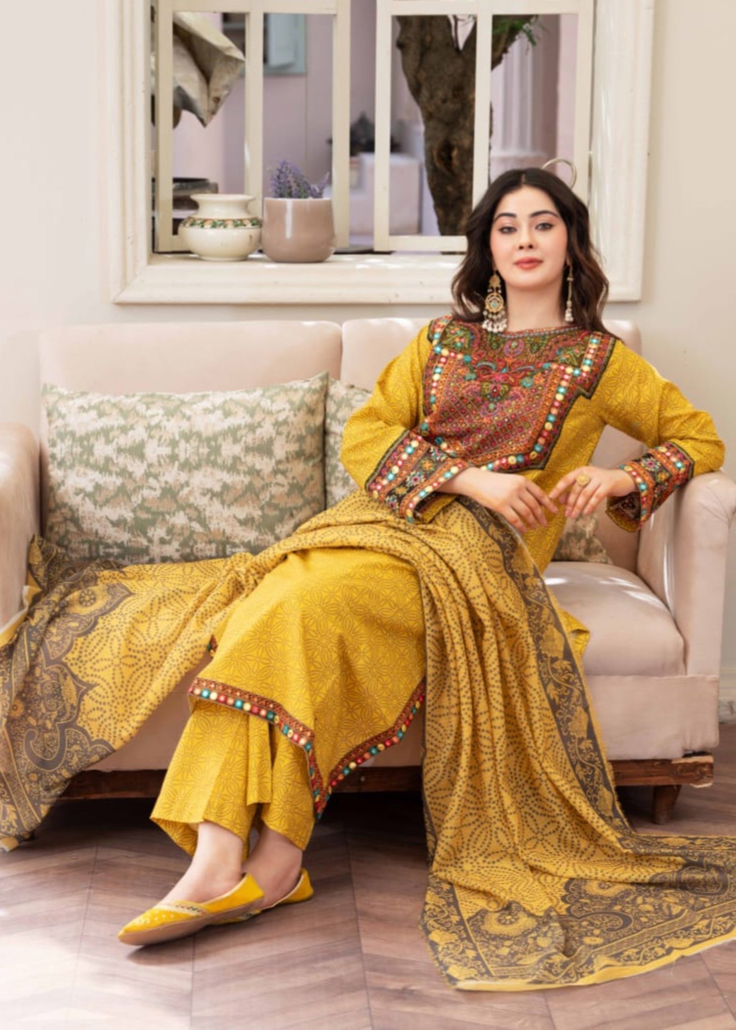 Gul Fashion Embroidered Lawn Kurta Set 01 Women 3pcs