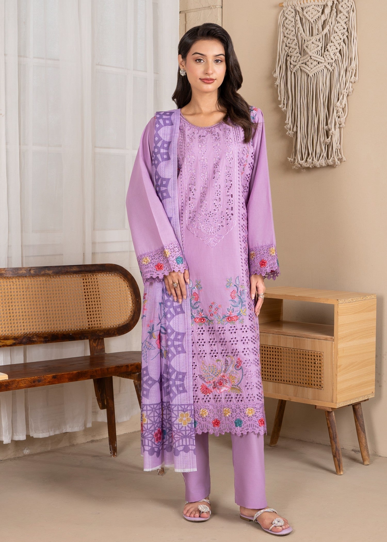 Rangriwaayat Naqsh e Noor – Cutwork Couture Women 3pcs