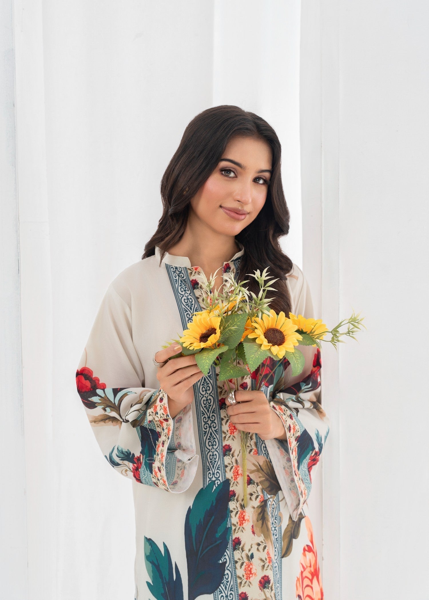 Stylish Collection AROOJ Women 2pcs