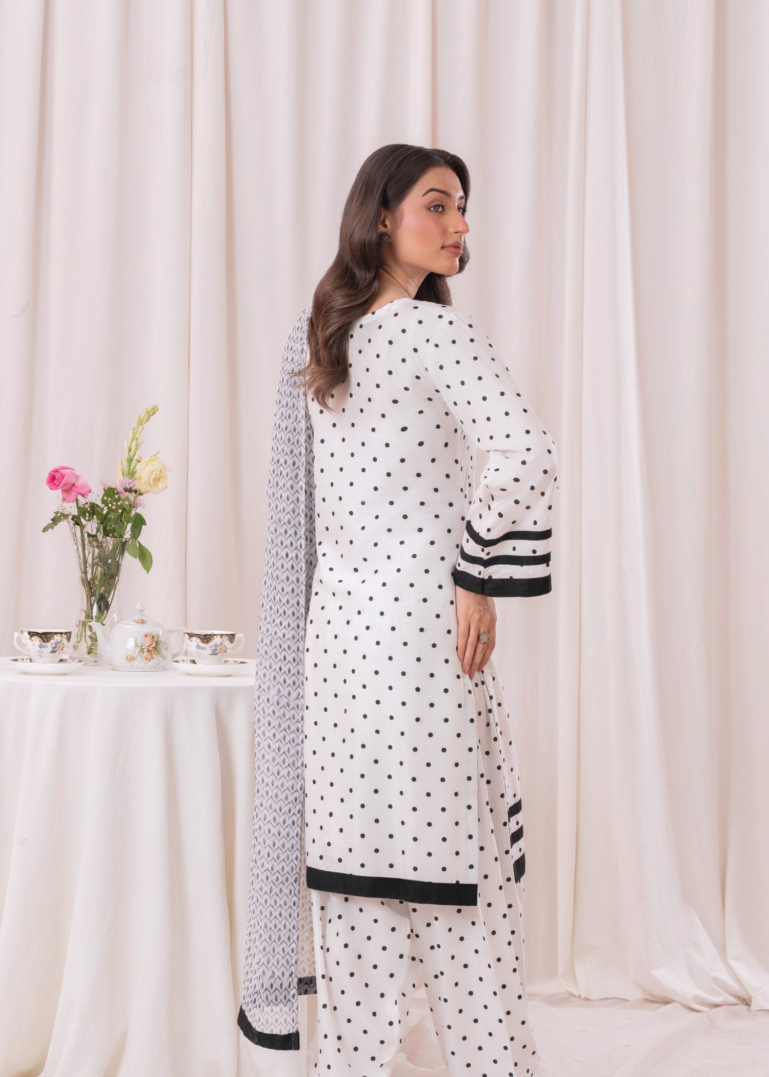 Laal Kurti Thee Piece's D114 Women 3pcs