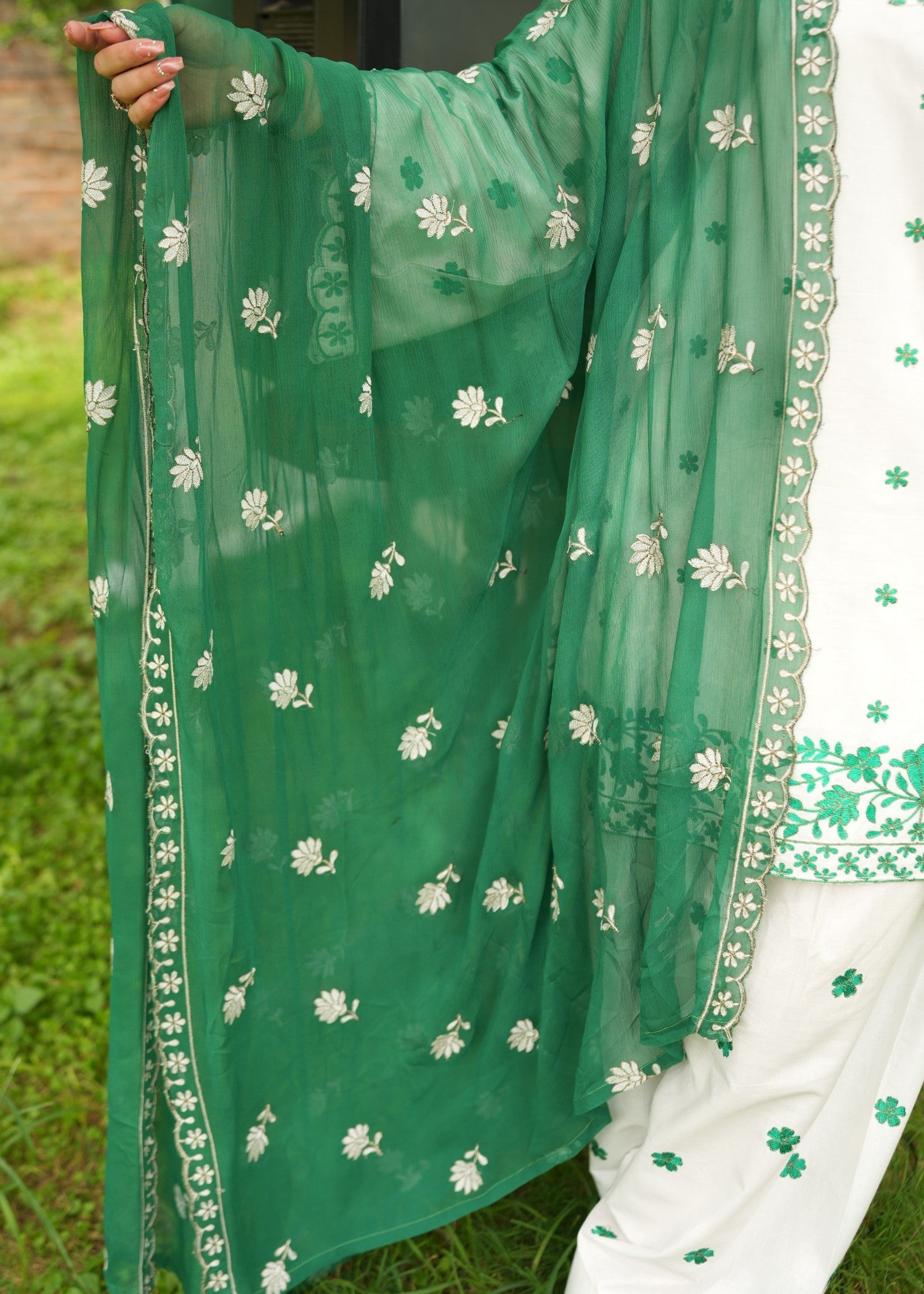 Rungrez Farshi Shalwar Pakistani Ethnic Lawn outfit Women 3pcs