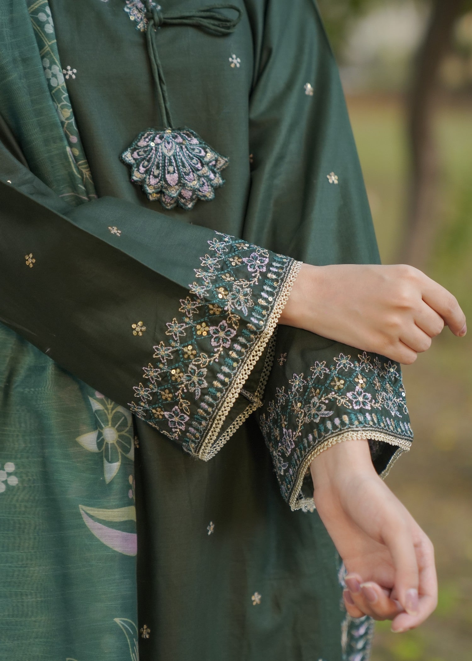 Attirepret – Deep Green Cotton Embroidered Suit Women 3pcs