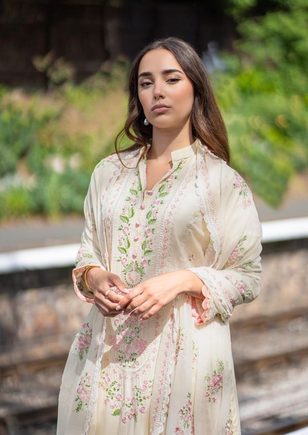 Meeraki Ivory Women 3pcs