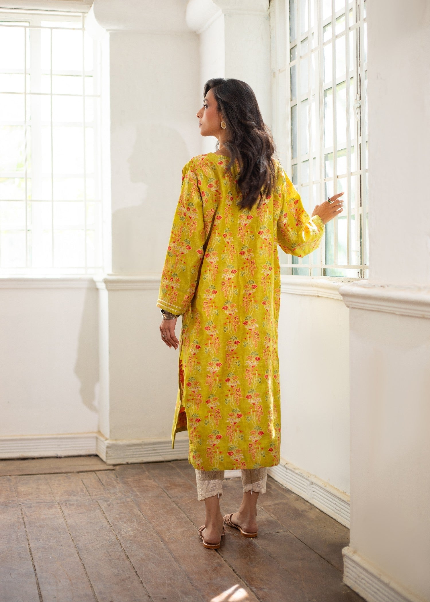 Azulie Green Woven Kurta by Women 1pcs