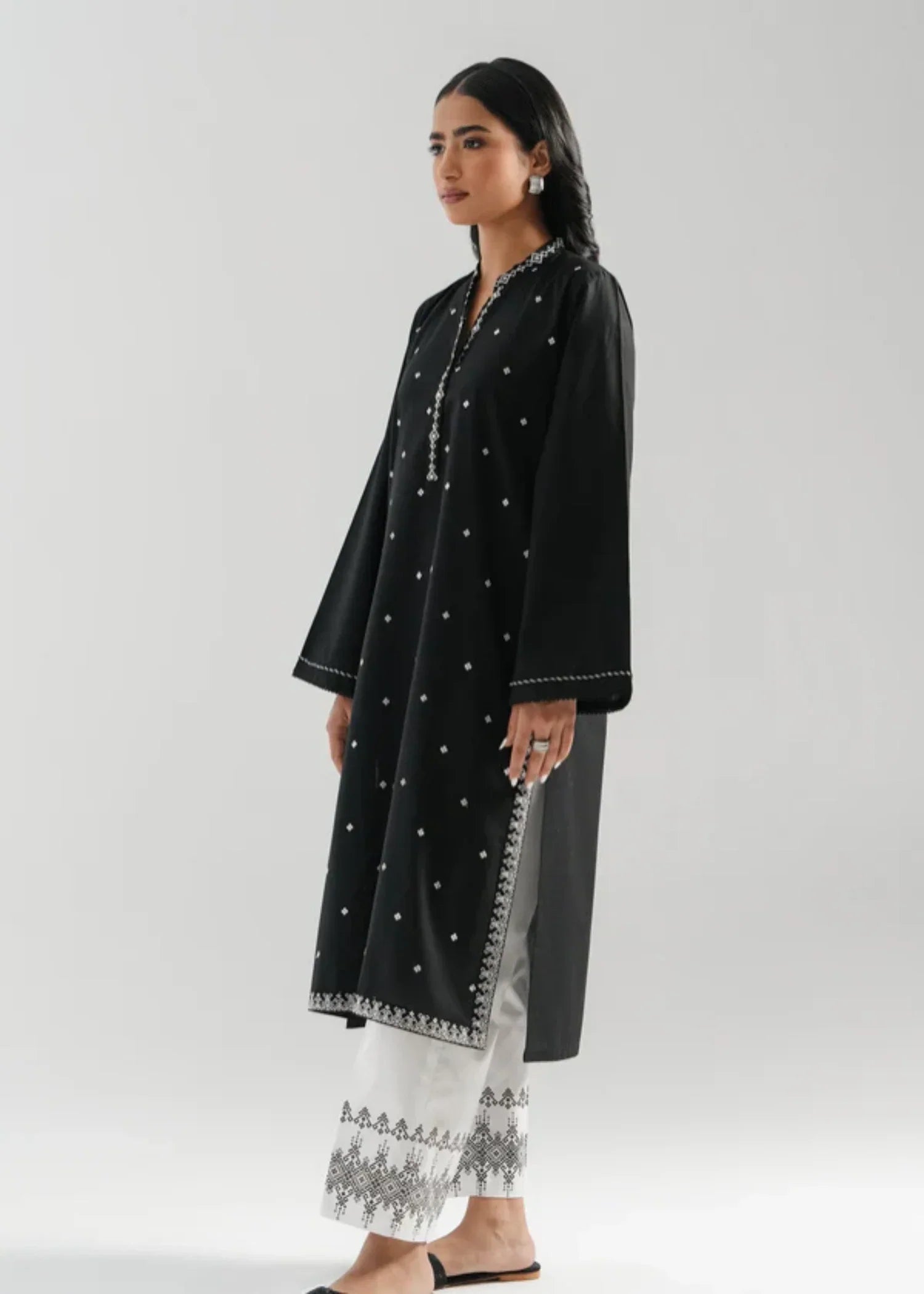 Zeen EMBROIDERED SUIT WAM25217 Women 2pcs