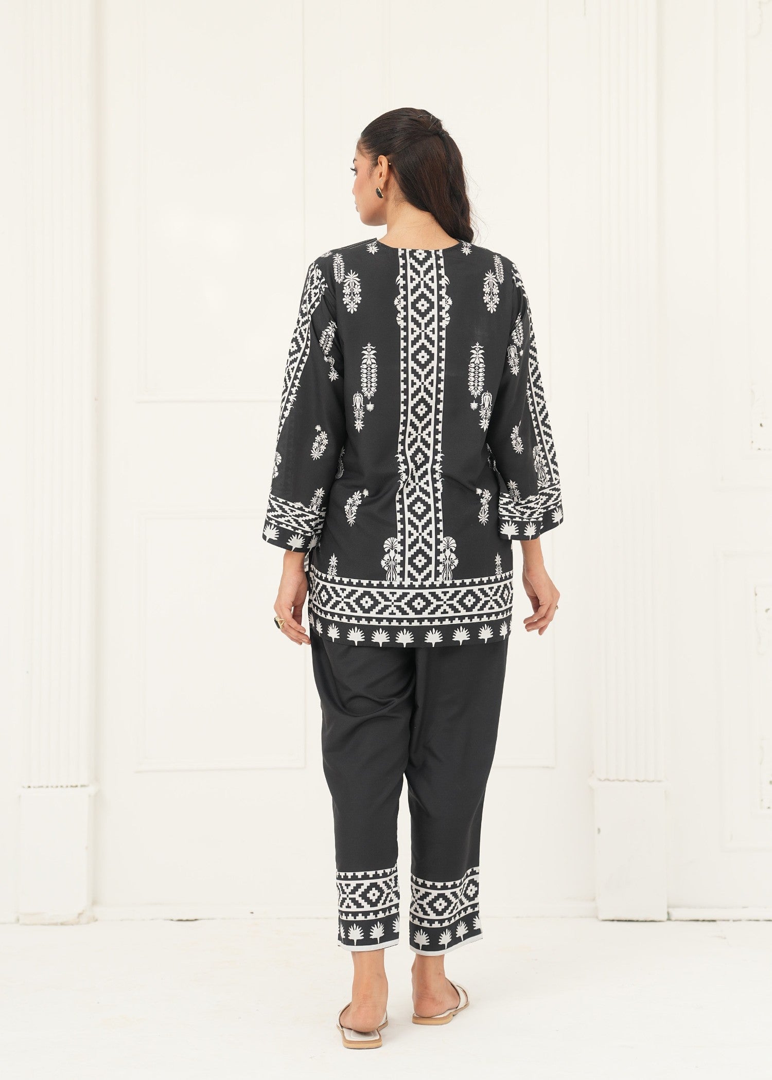 Nairah Tiara Women 2pcs