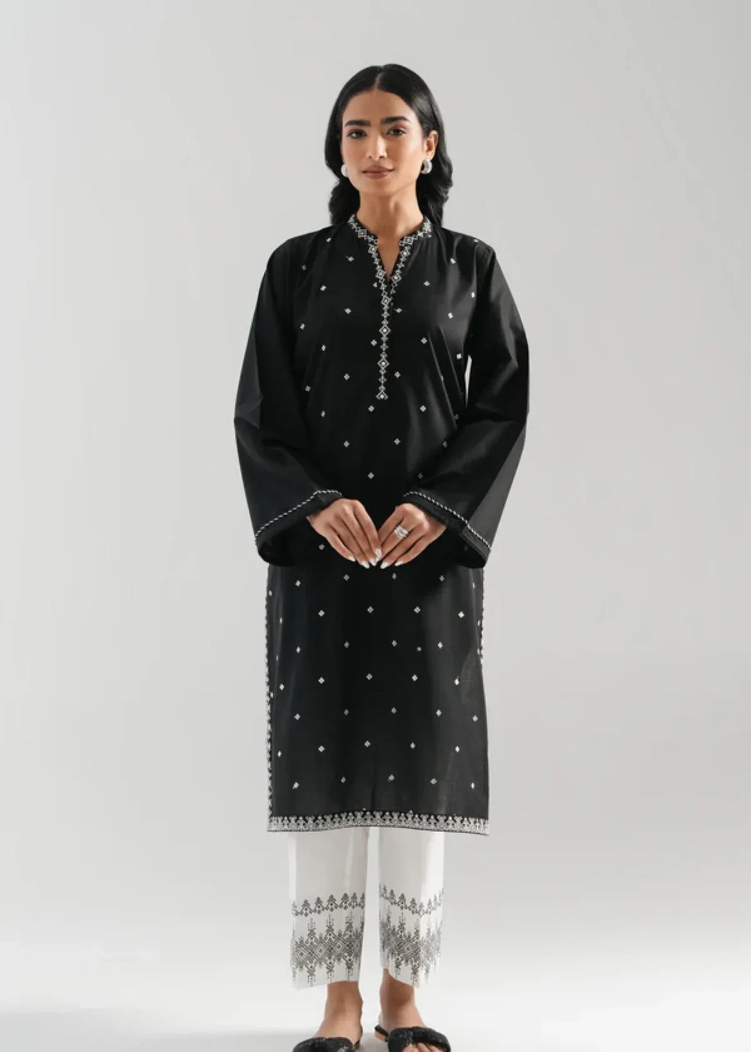 Zeen EMBROIDERED SUIT WAM25217 Women 2pcs