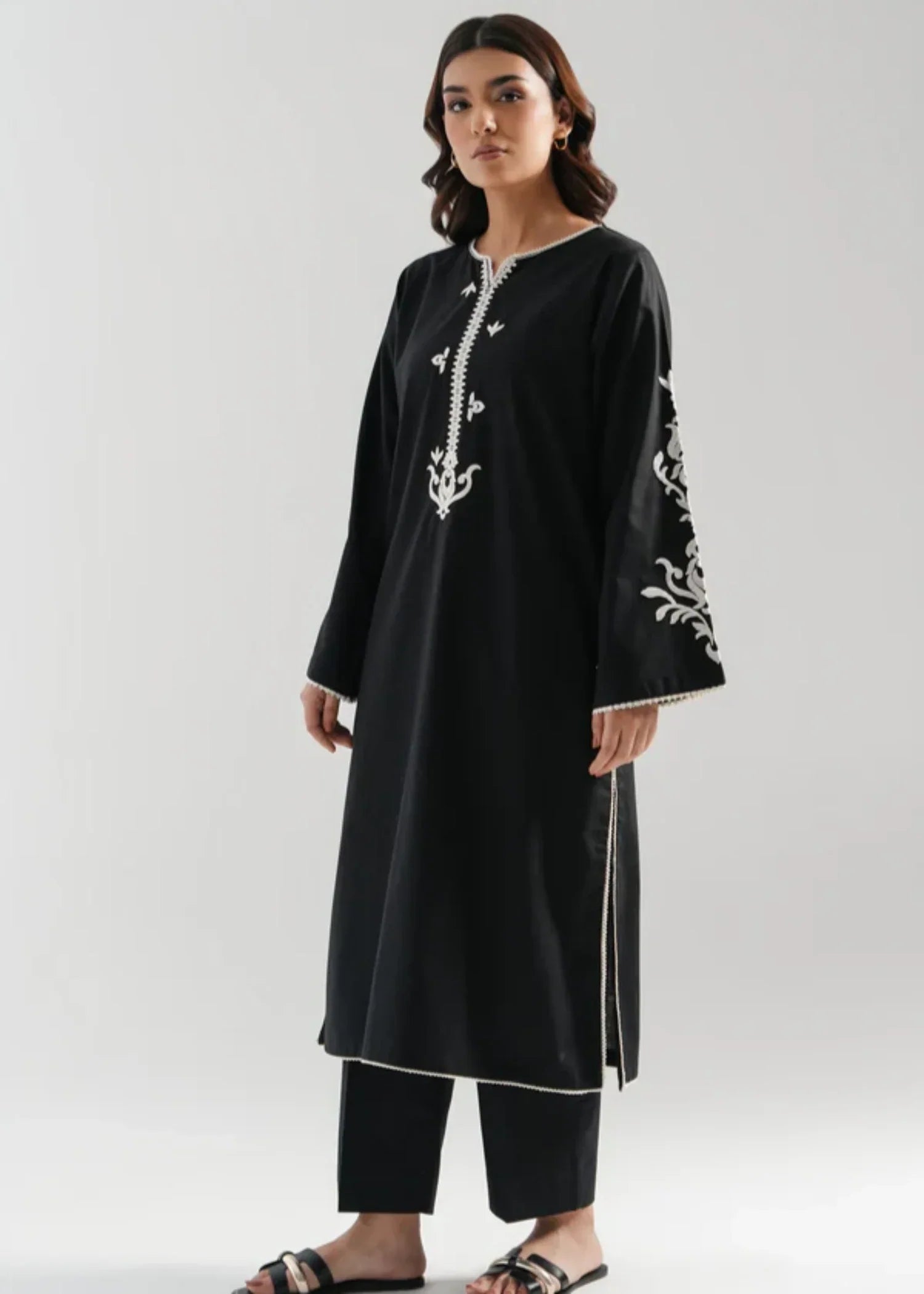 Zeen EMBROIDERED SUIT WAM25220 Women 2pcs