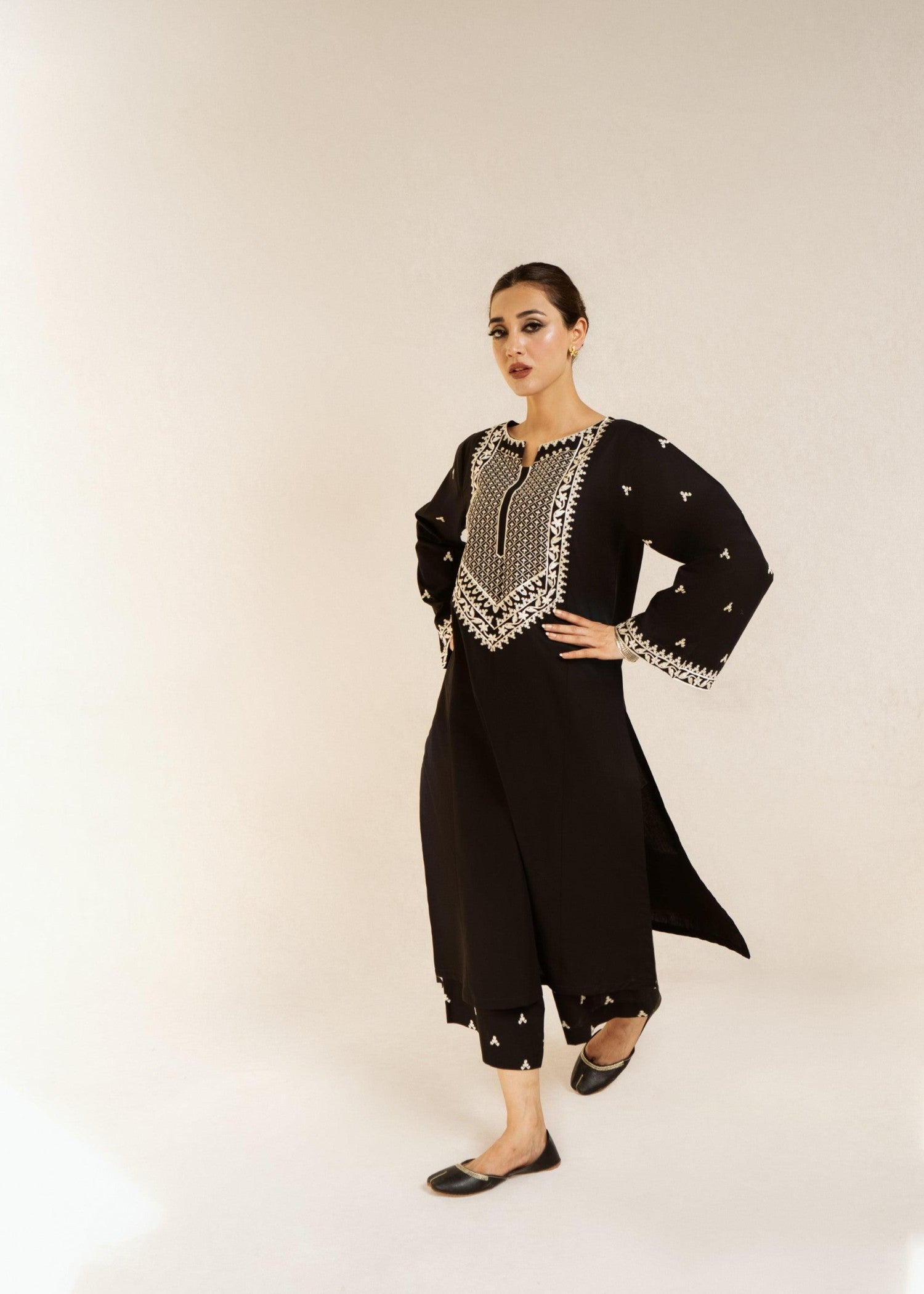 Ramal Tareek embroidered dress Women 2pcs