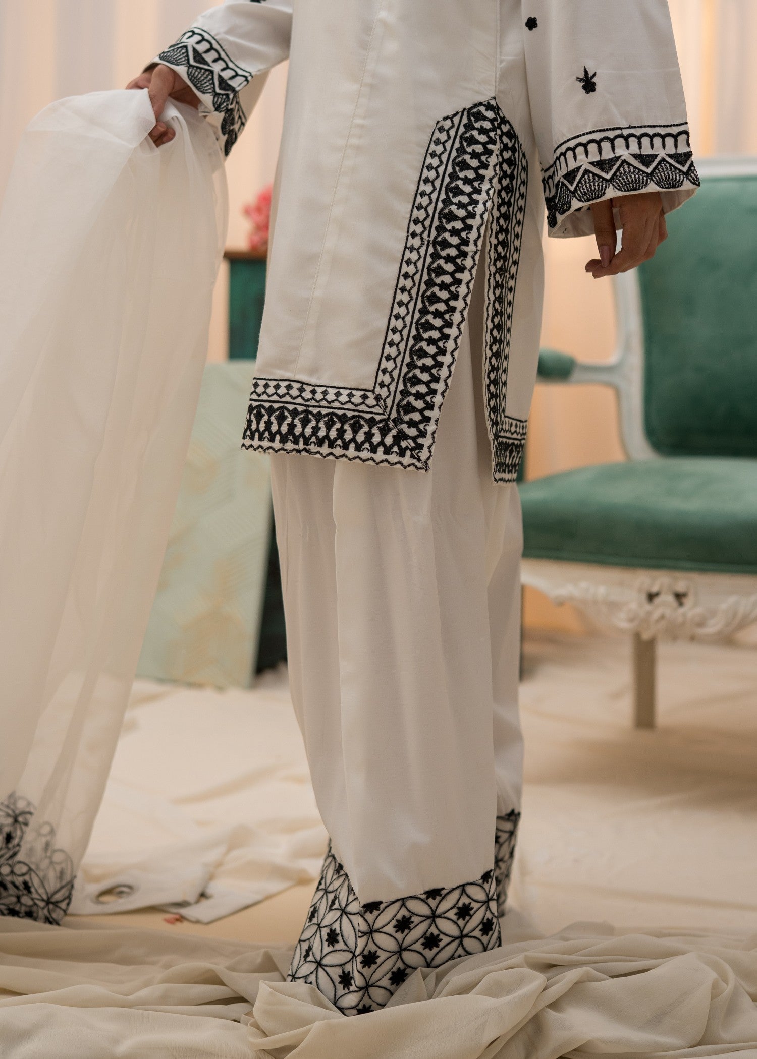 Alyssa WHITE FARSHI SHALWAR ALL309 Women 3pcs