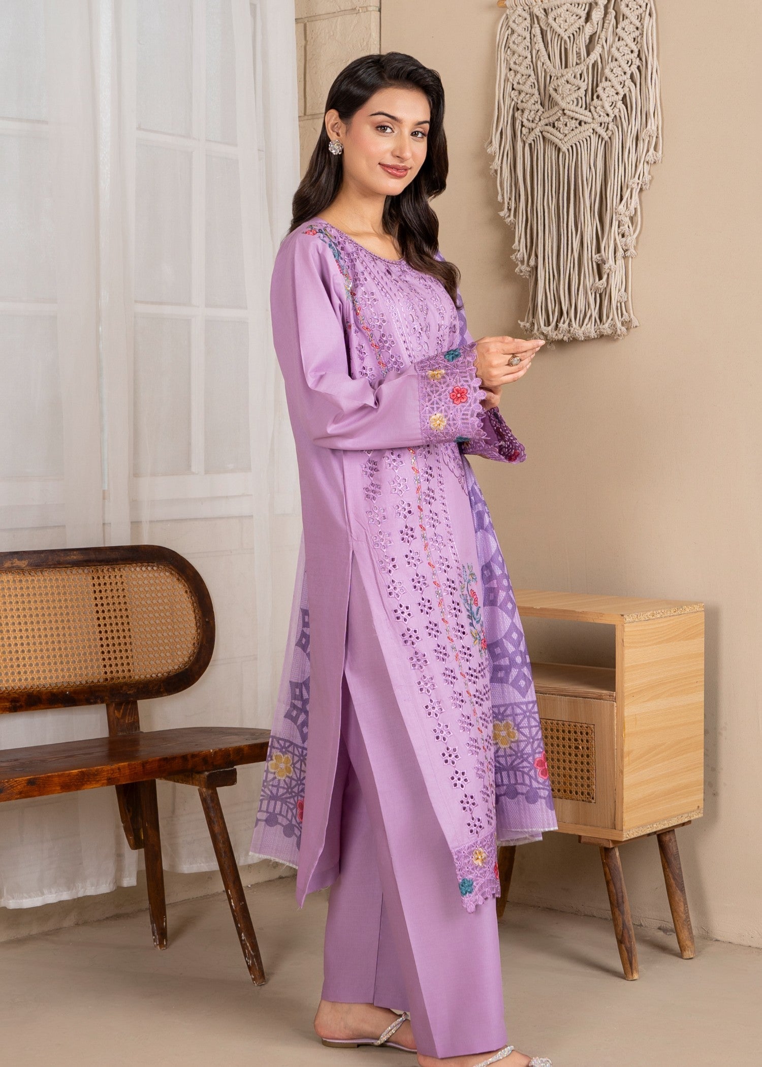 Rangriwaayat Naqsh e Noor – Cutwork Couture Women 3pcs