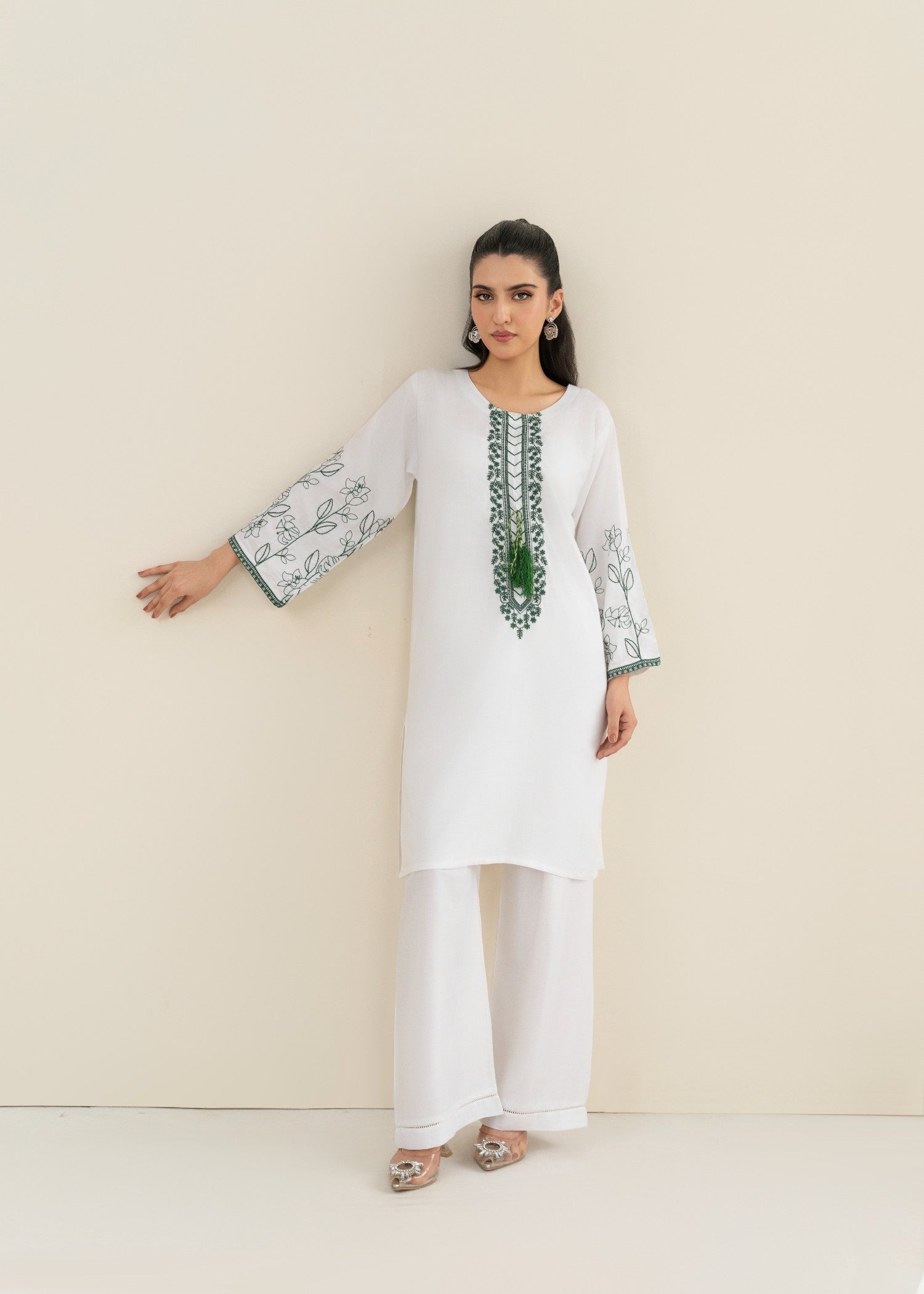 Stylish Collection EMBELLISH WHITE Women 2pcs