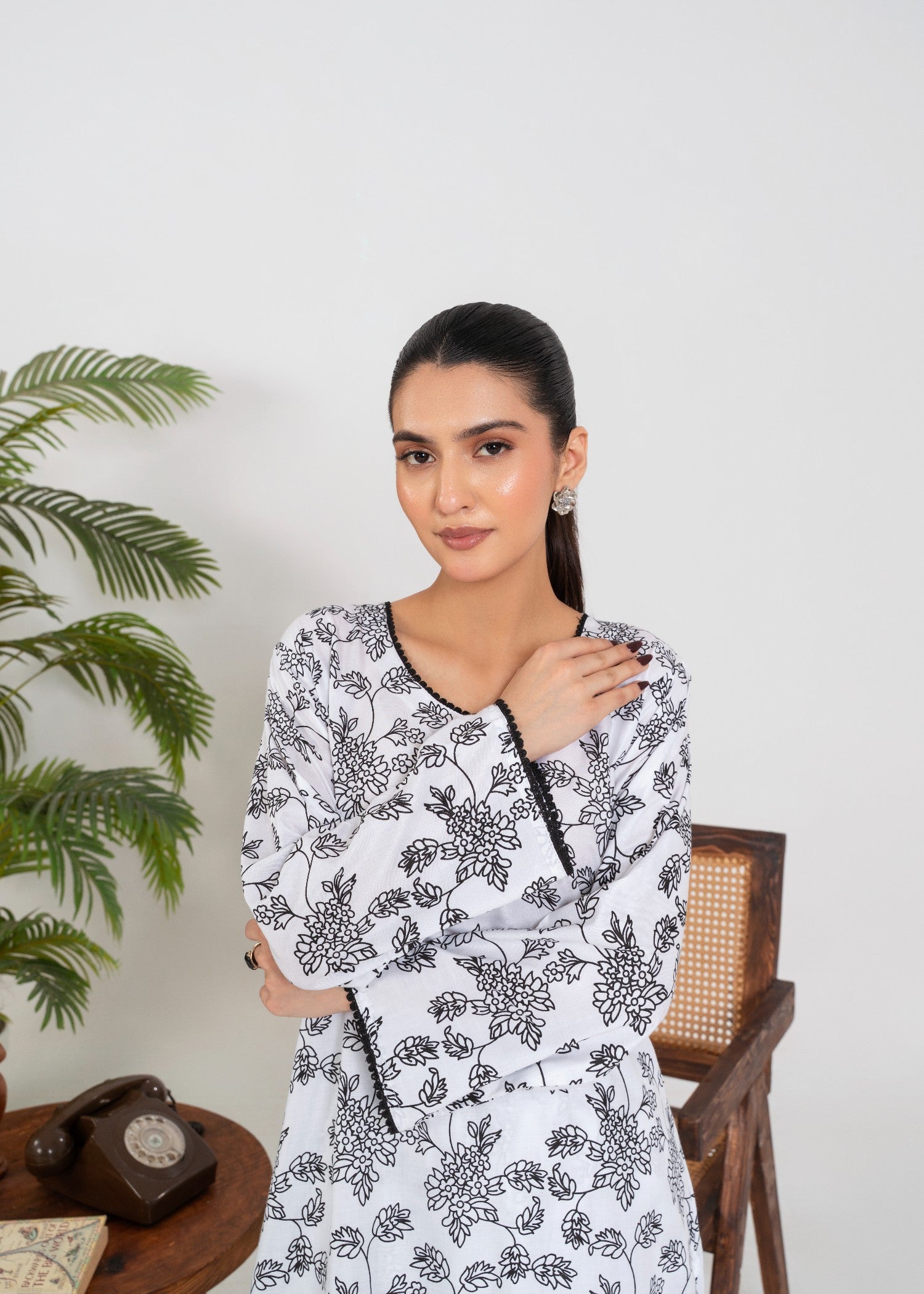 Stylish Collection GULAAB WHITE Women 2pcs