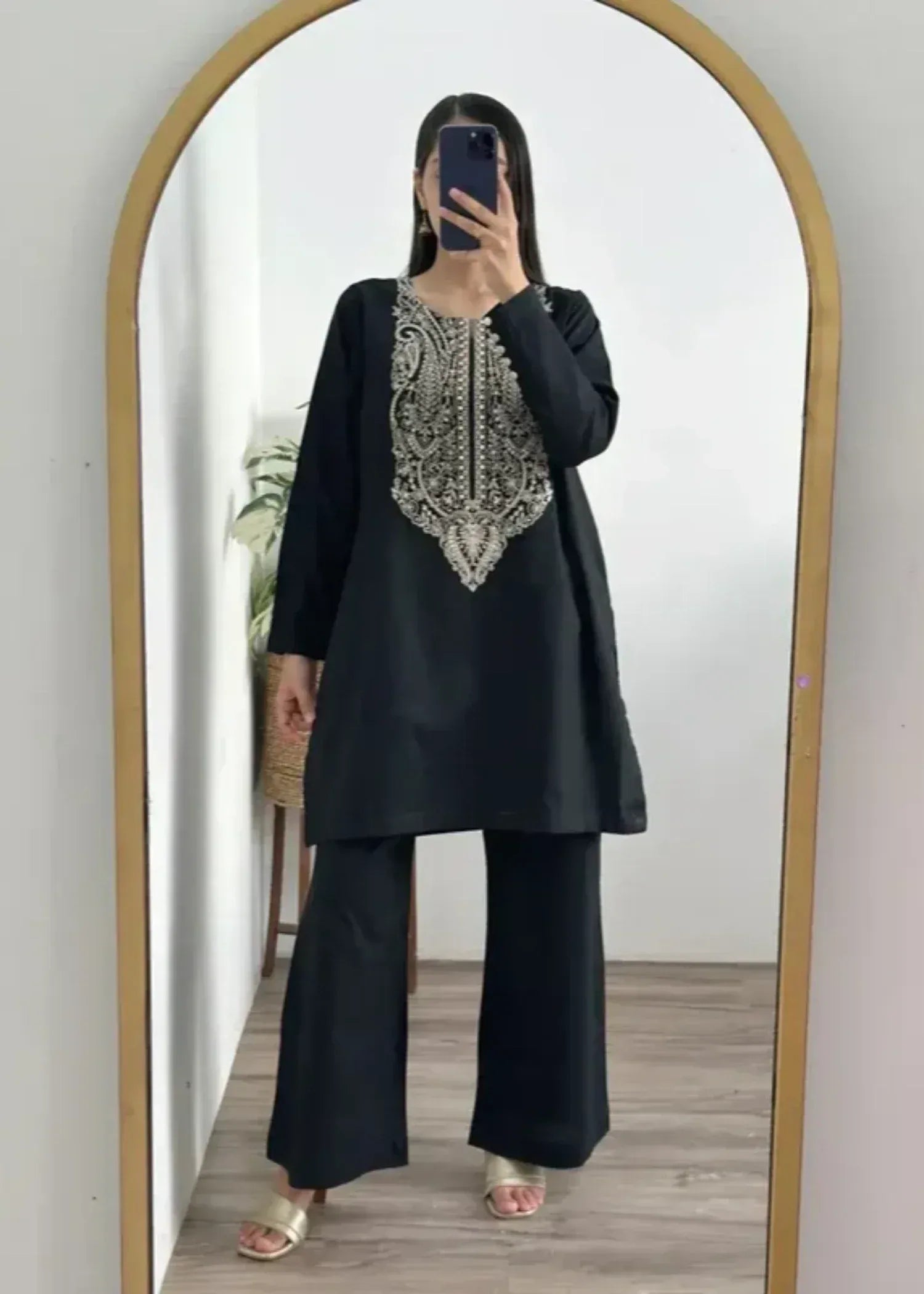 Chaudhary Arts Haya Embroidered Women 2pcs