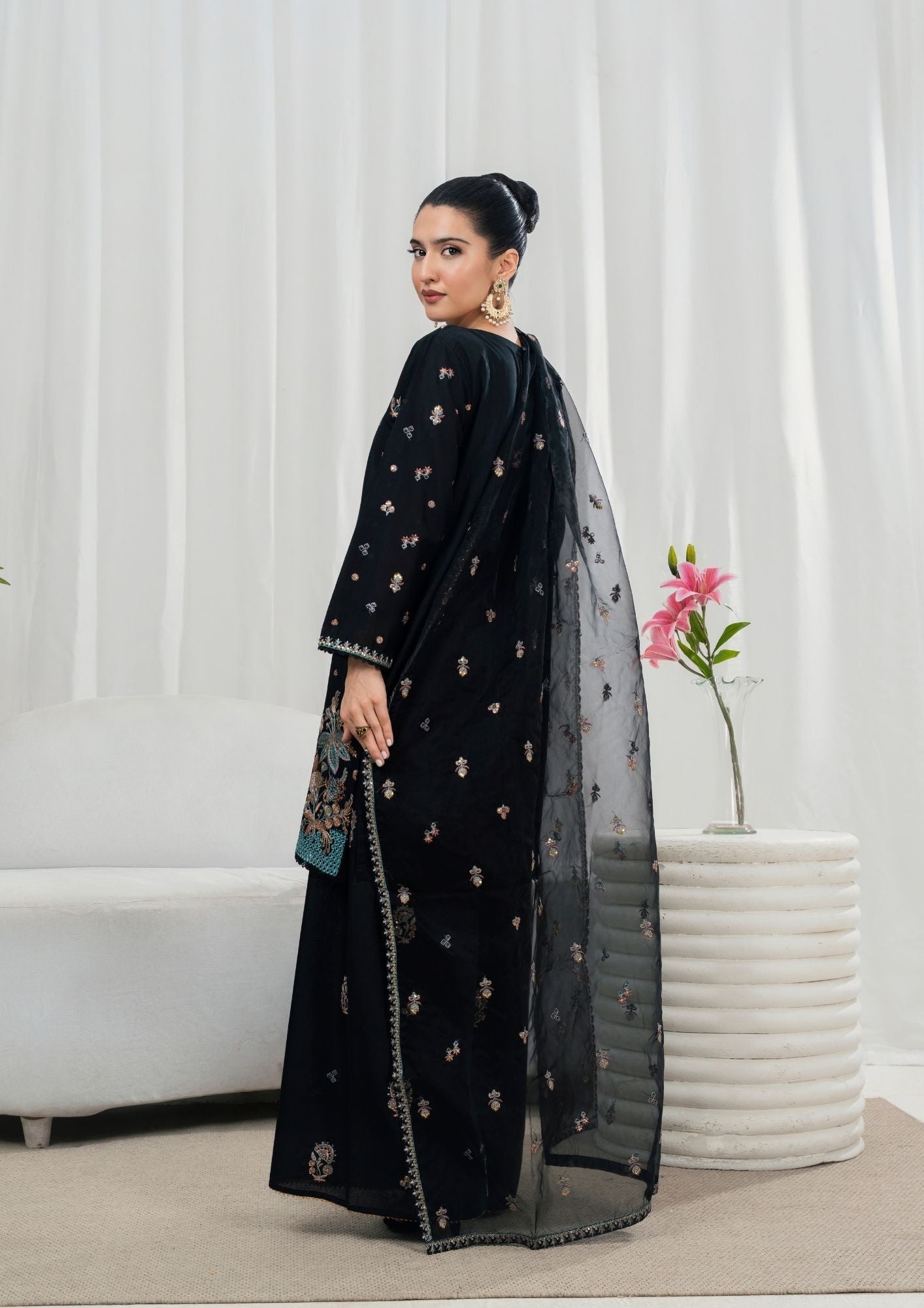 Alfatah Pret Embroidered Lawn ZAUQ S25 0101 Women 3pcs