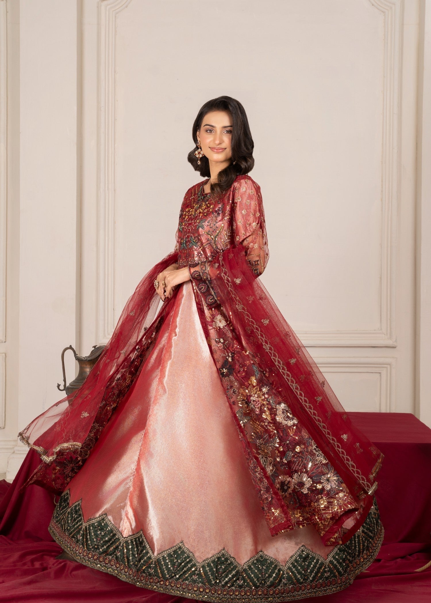 Avira Pret Surkhaab Women 3pcs