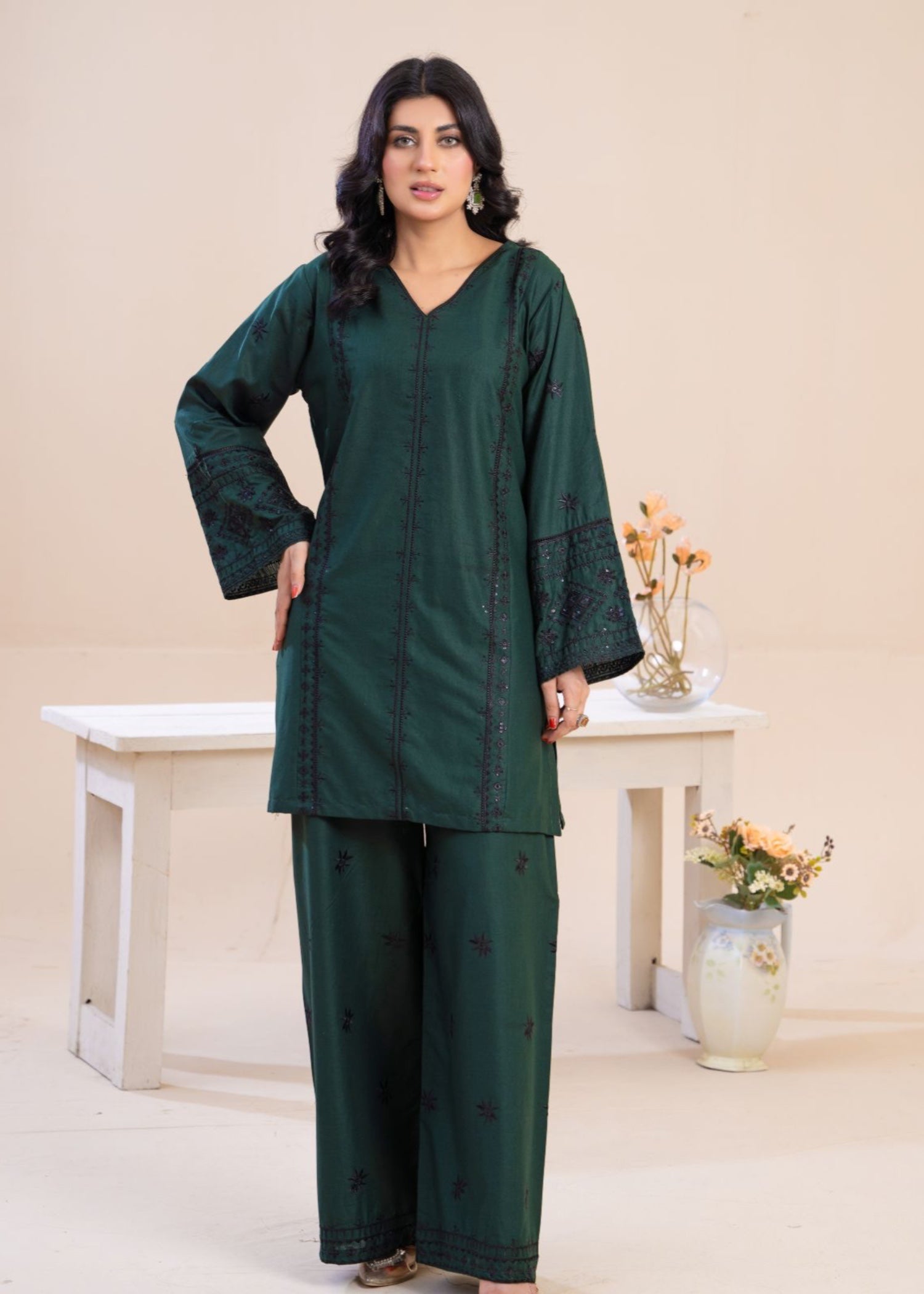 Zeenat & Zoha Mongia Women 2pcs