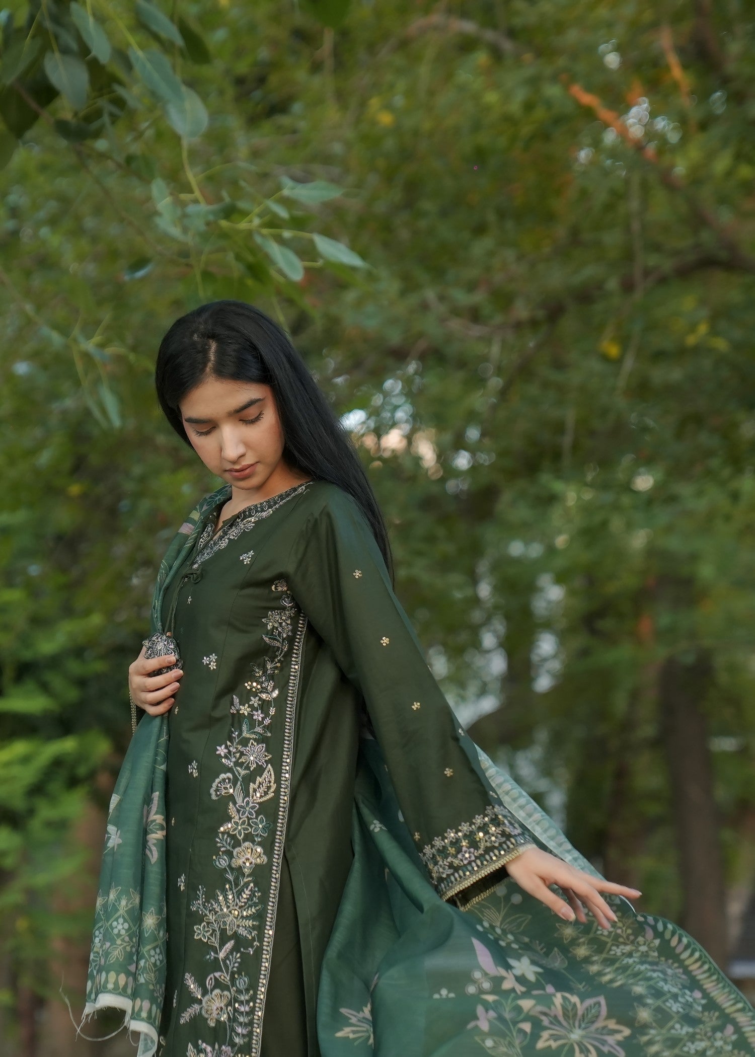 Attirepret – Deep Green Cotton Embroidered Suit Women 3pcs