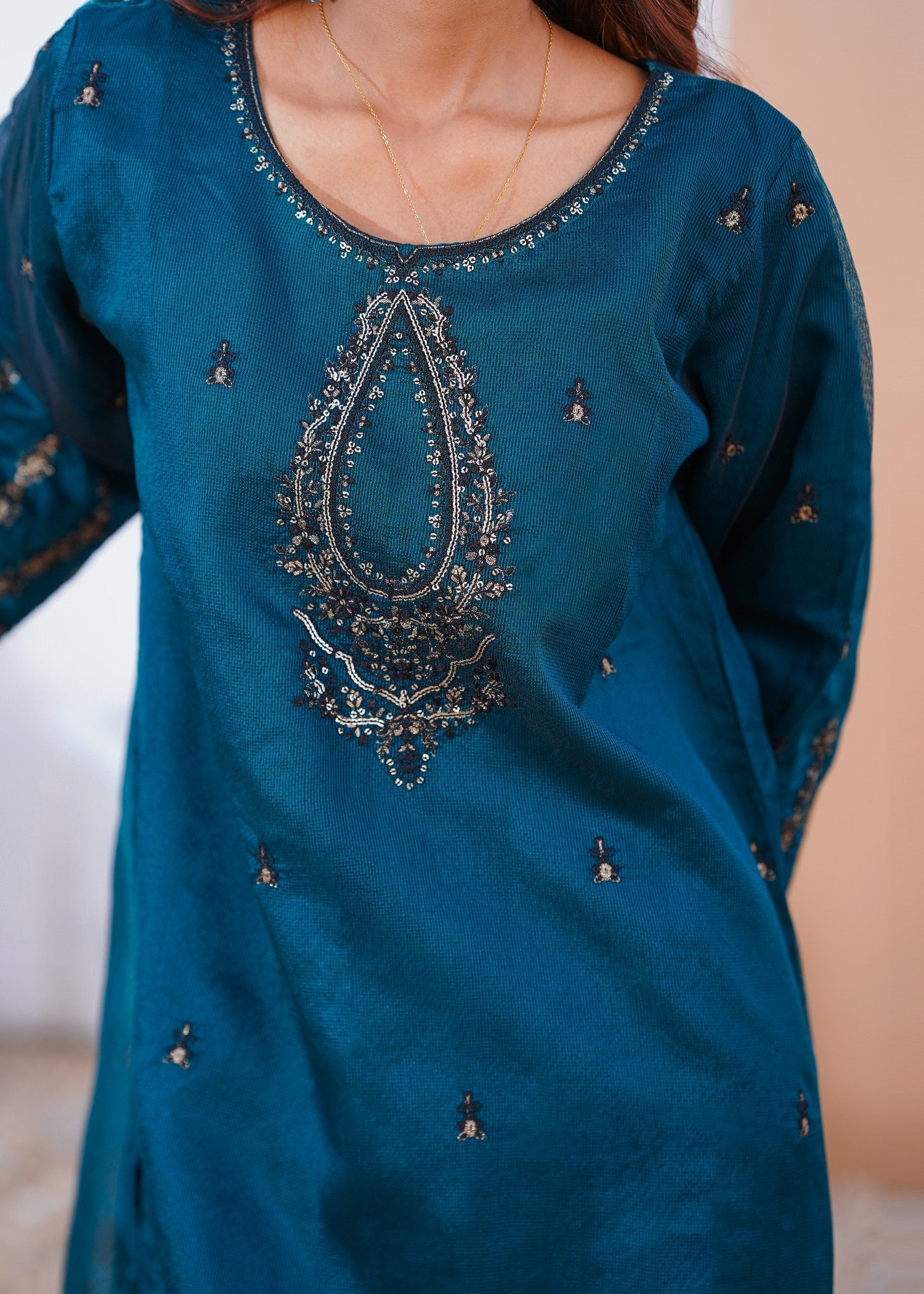 Abeera Modern Muse – Embroidered Khaddi Net Set with Subtle Zari Touch (Art No. H 008) Women 3pcs