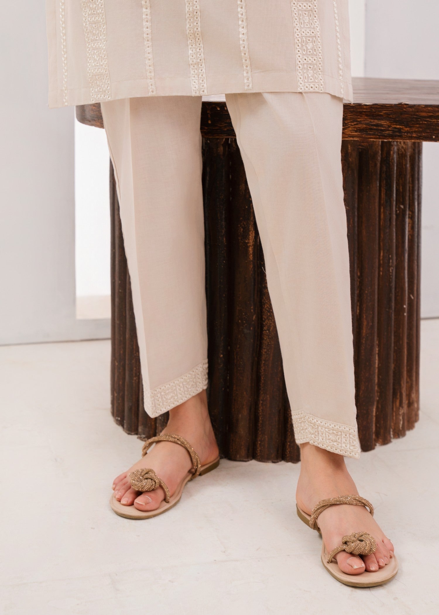 Sahibas By Mirza Nishat Ivory Women 2pcs