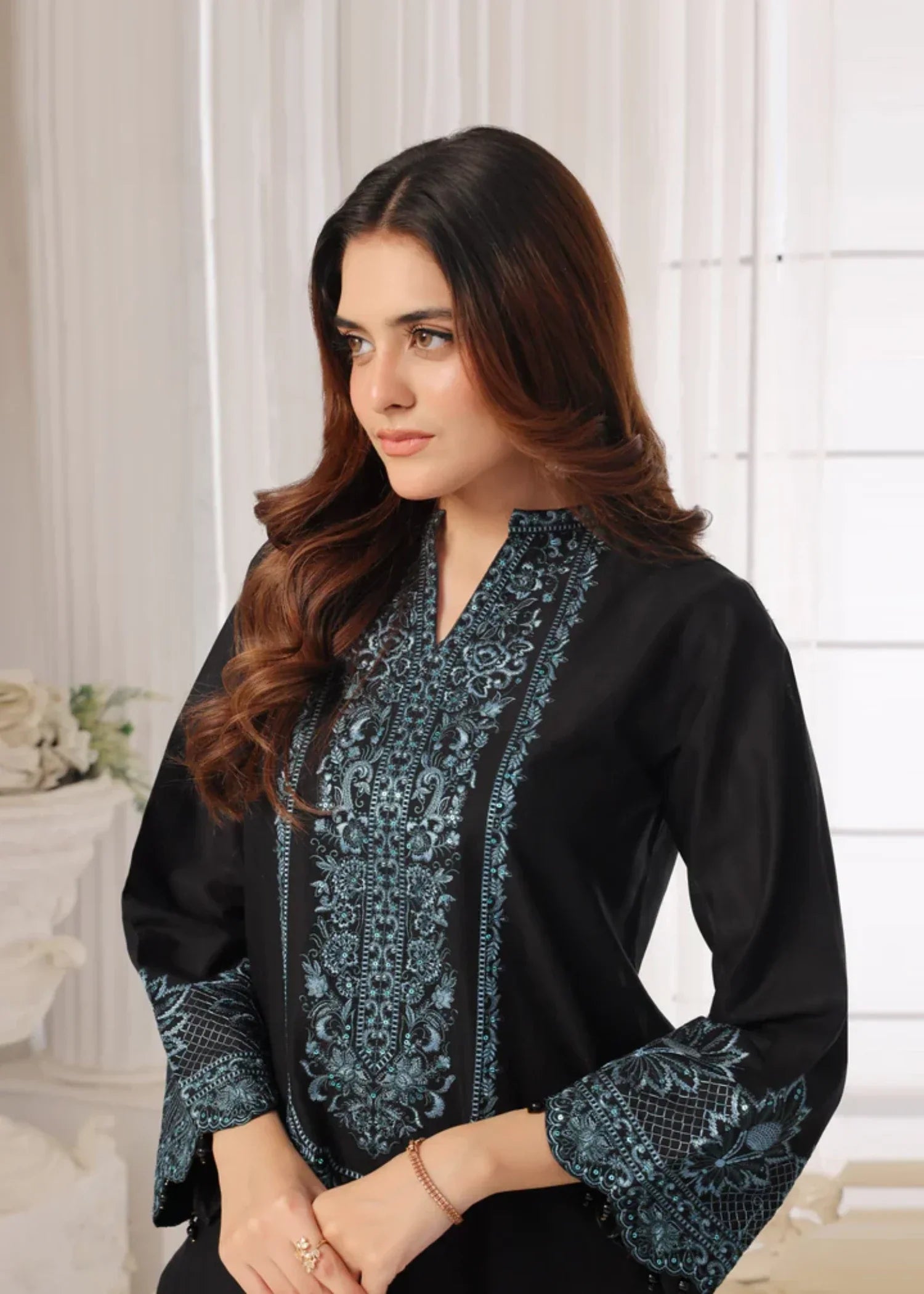 Luxeurs Luna Embroidered Lawn Dress Women 3pcs