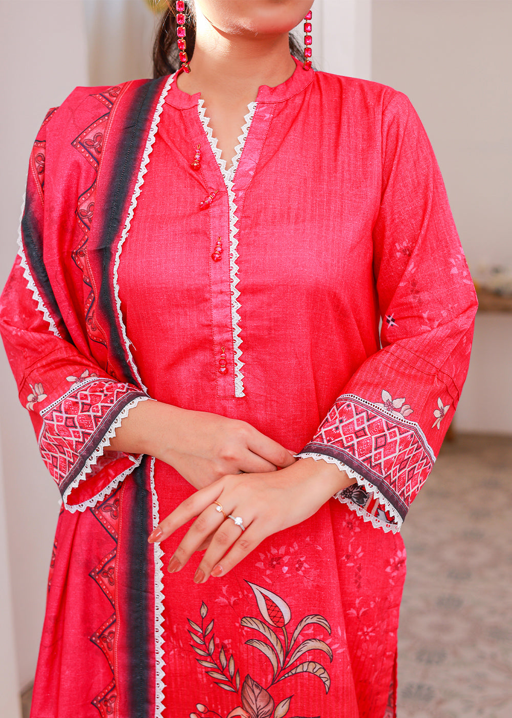 Green Red Printed lawn suit Women 3pcs