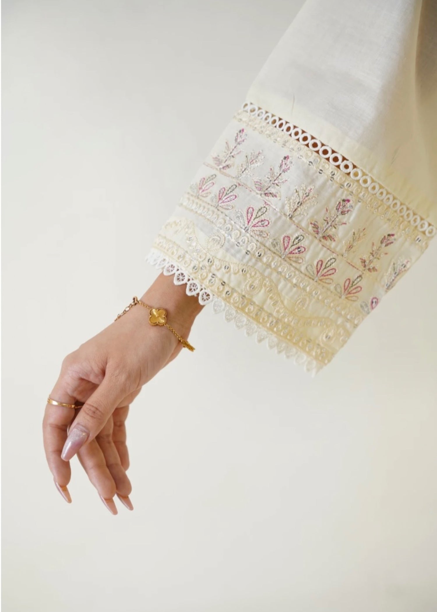 The Turkish Wear Rose White Set Women 2pcs