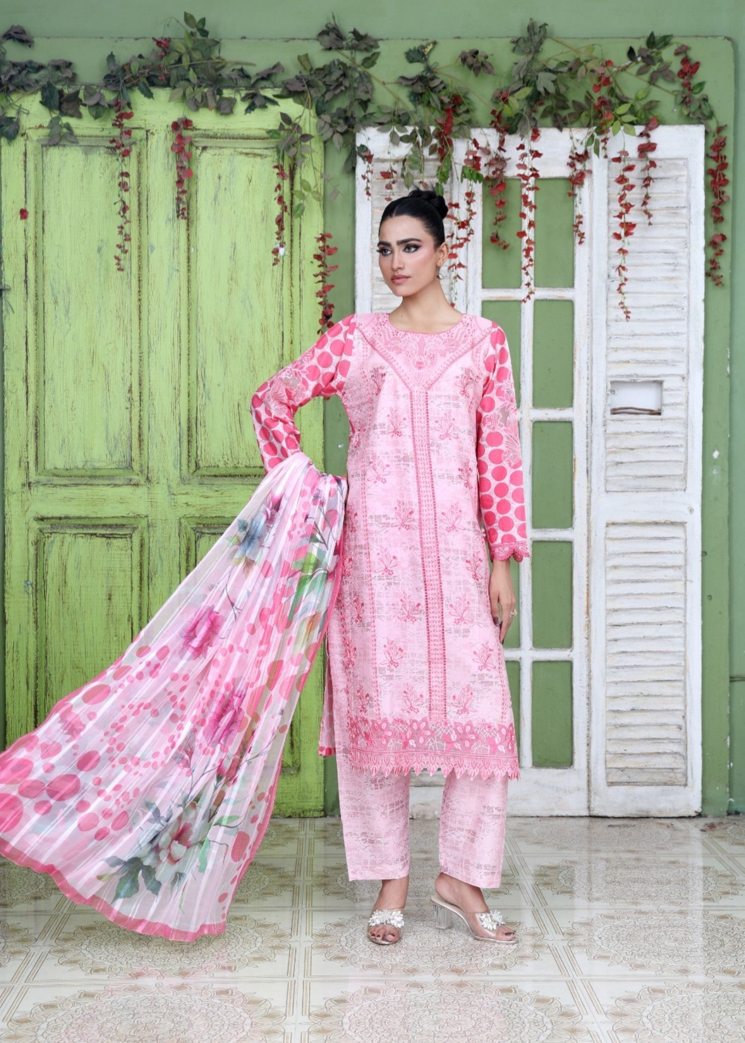 Mr Rai Attires Embroidered () Women 3pcs