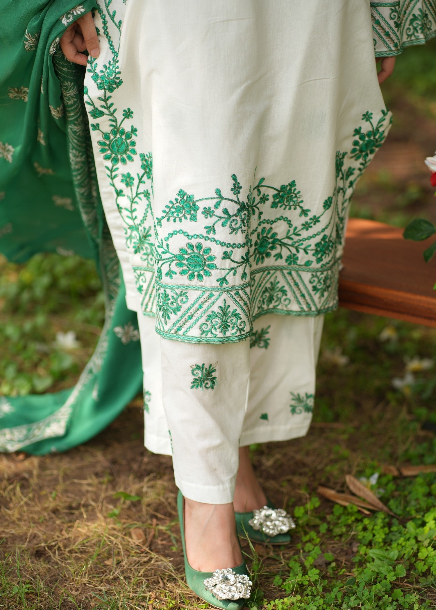 Aster Azaadi Ethnic Lawn Dress Women 3pcs