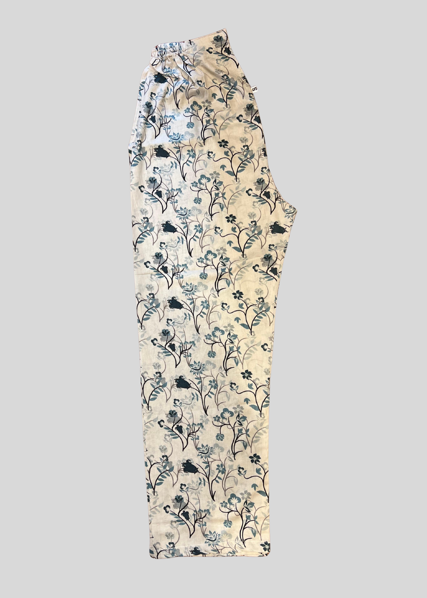 Salimas Lawn Stitched Suit – Soft Bloom Elegance Women 2pcs