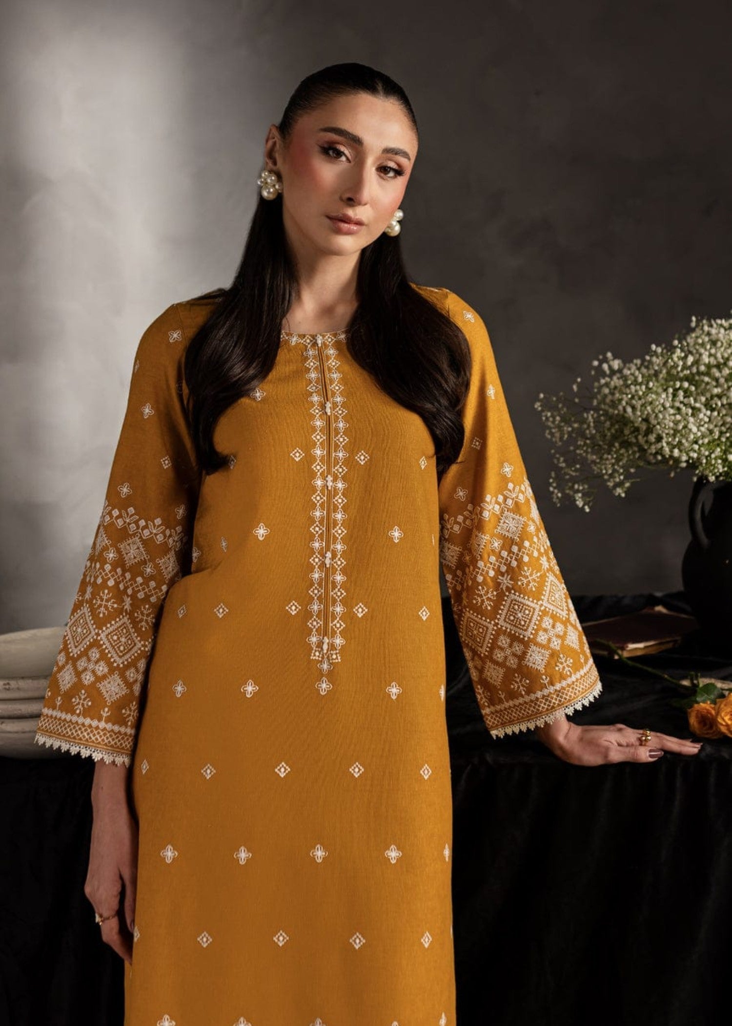 Shehroz Fashion ZAUQ E ZEENAT LAWN EMBROIDERY SUIT Women 2pcs