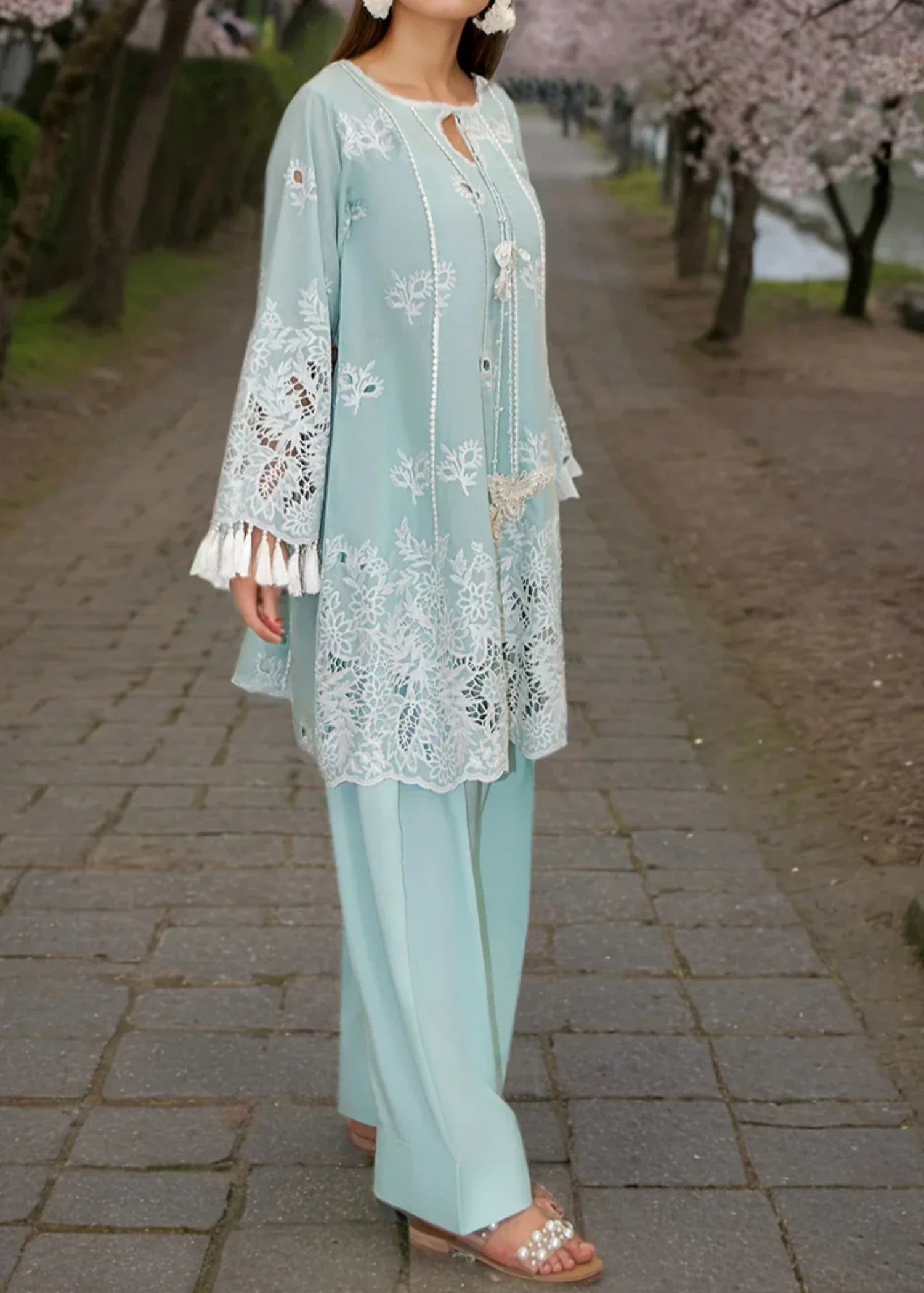 Threads & Motifs READY TO WEAR 9791 Women 1pcs