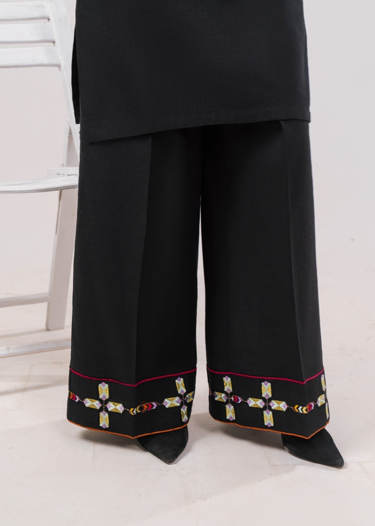 Hoorwani Qareena Black Women 2pcs