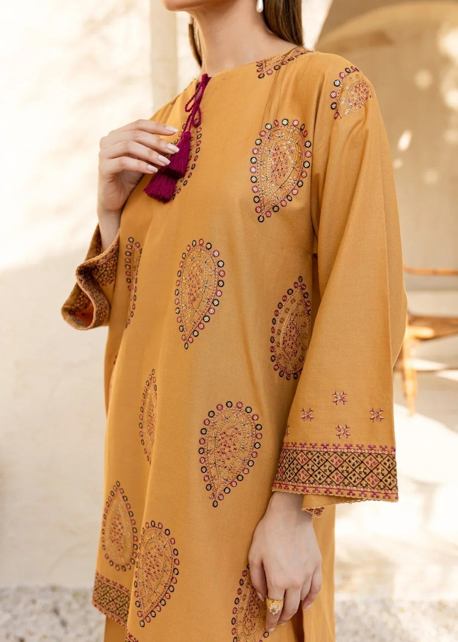 Zeephire BINDI EMB Women 2pcs