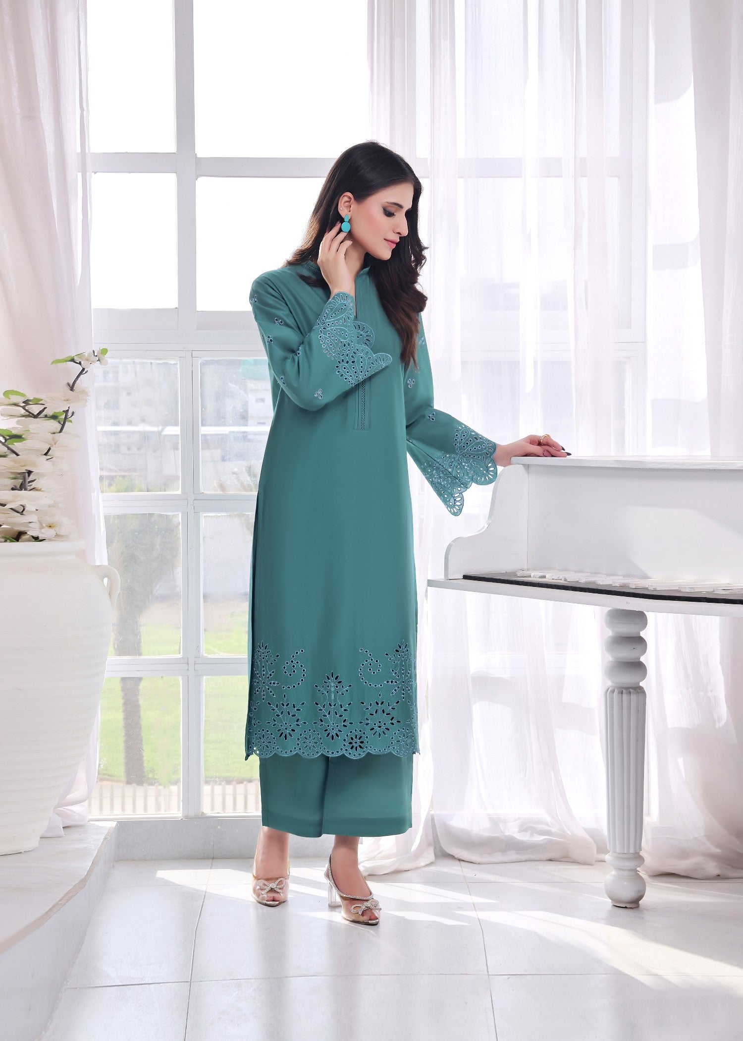 Luxeurs Zephyr Embroidered Lawn Dress Women 2pcs