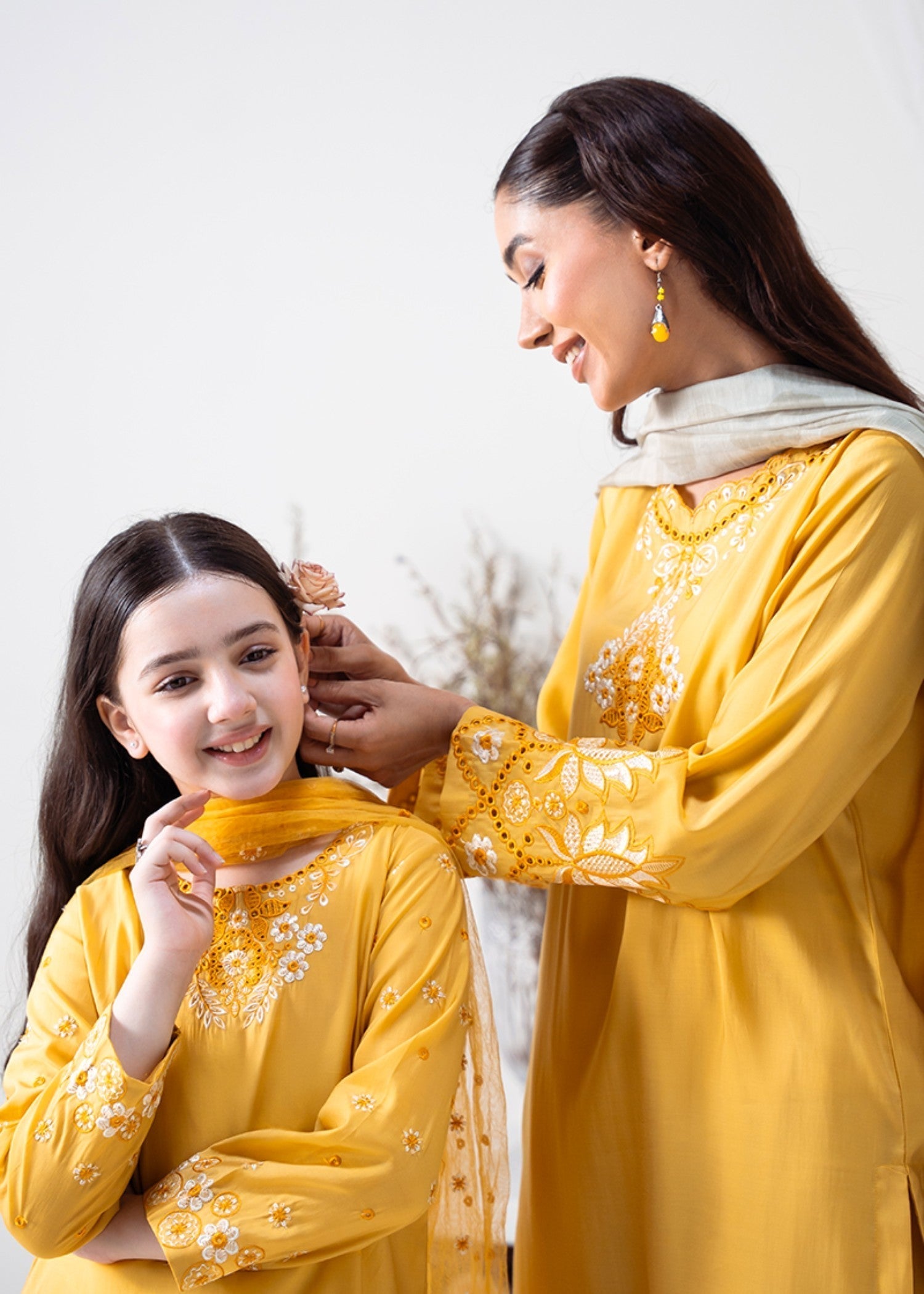 Kross Kulture Embroidered silk Lawn Suit 01642 Women 3pcs