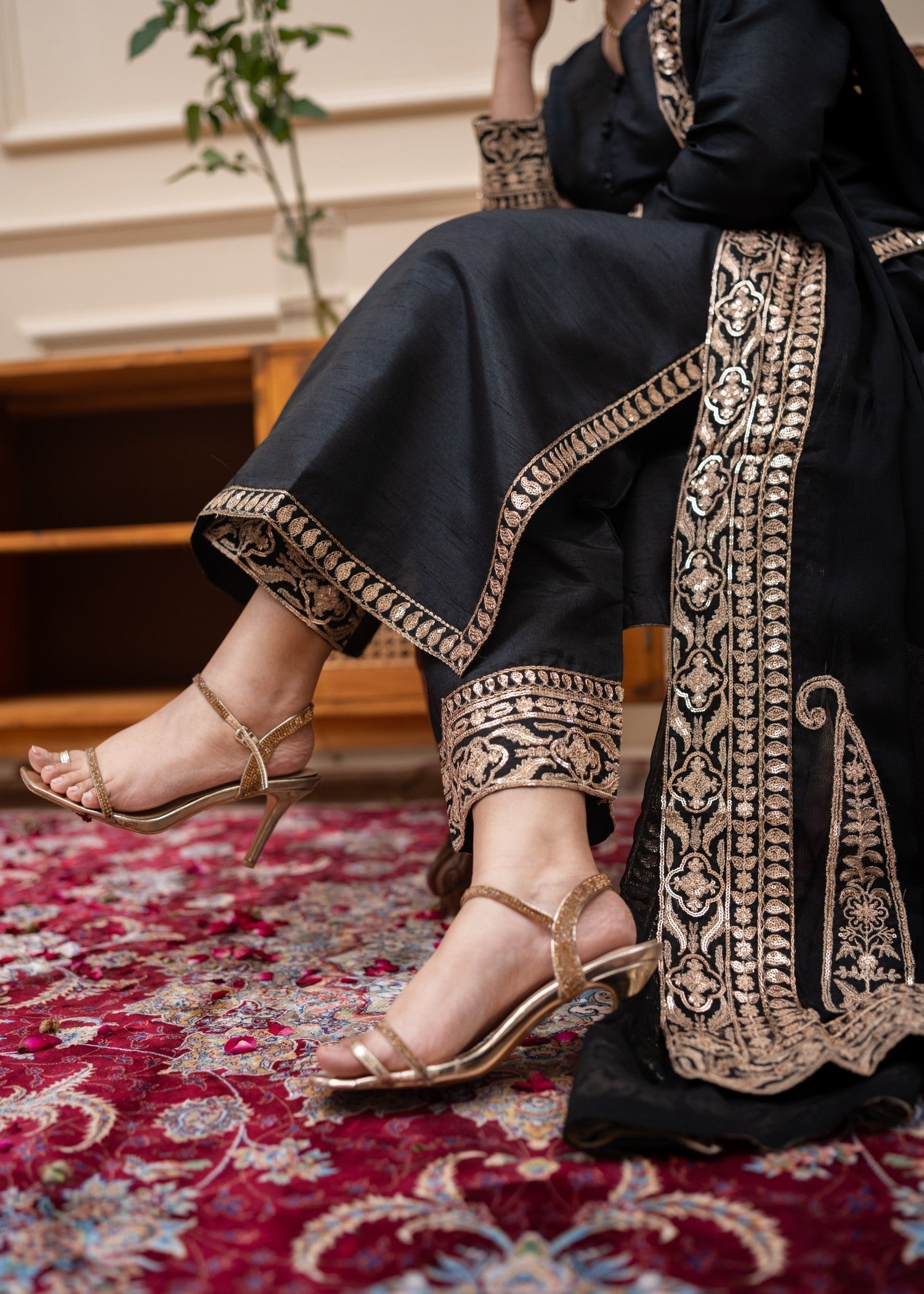 Alyssa BLACK RAWSILK SUIT ALL306 Women 3pcs