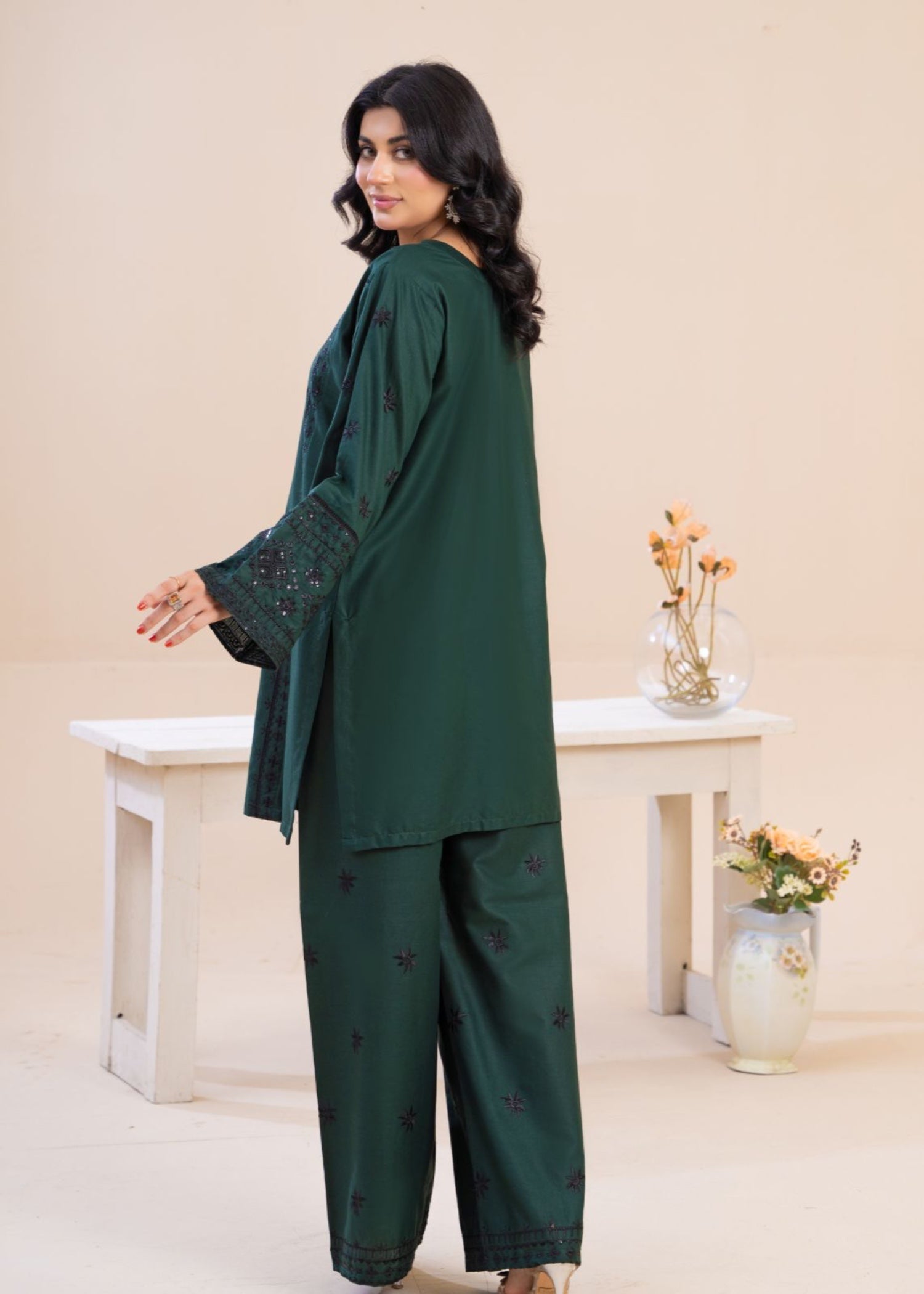 Zeenat & Zoha Mongia Women 2pcs