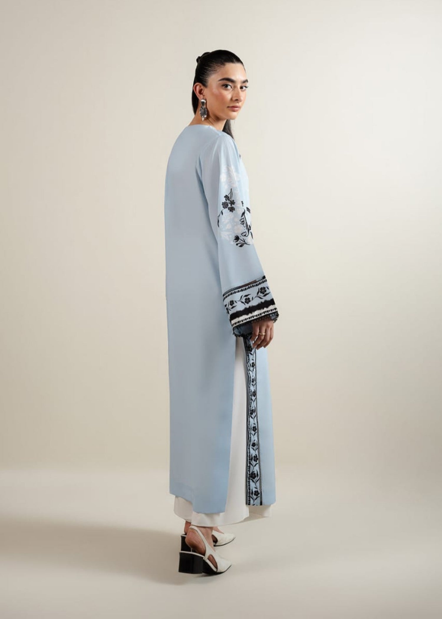 Reetriwaj Nirkhan Women 2pcs