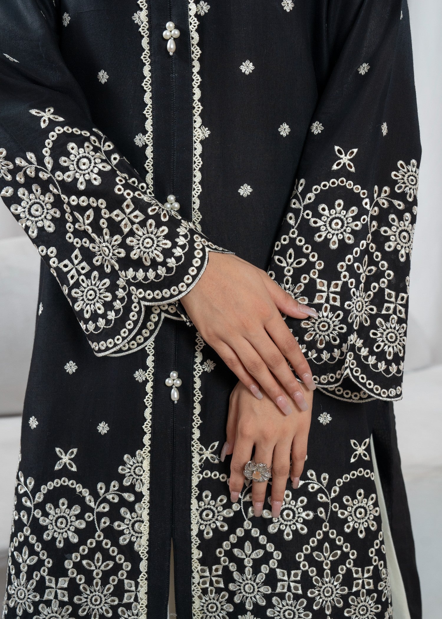 Zoya&Zafar Monochrome Maison Women 2pcs